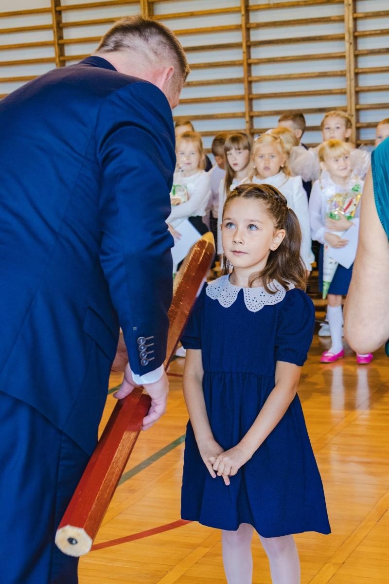 Zdjęcie w galerii na portalu naszwodzislaw.com: Wodzisław Śląski: Czterystu pierwszaków odebrało tyty [FOTO] wiadomości z regionu