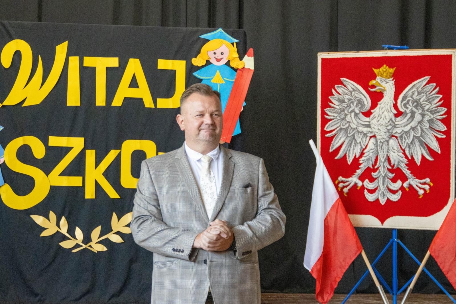 Zdjęcie w galerii na portalu naszwodzislaw.com: Wodzisław Śląski: Czterystu pierwszaków odebrało tyty [FOTO] wiadomości z regionu