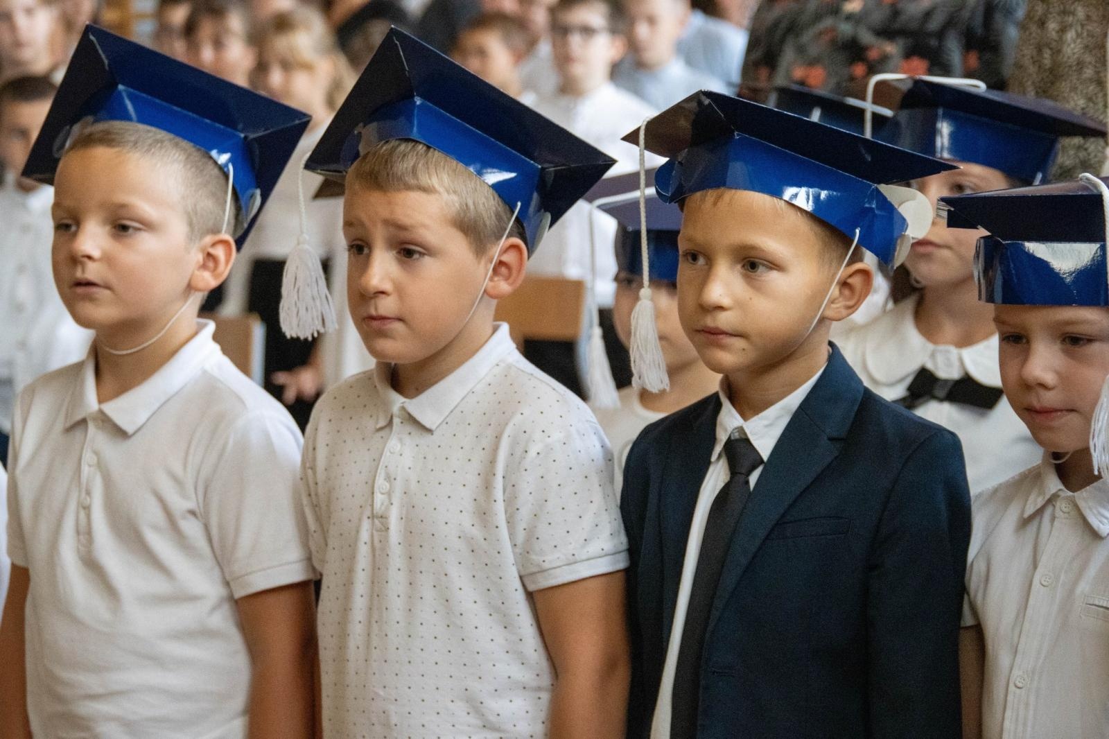 Zdjęcie w galerii na portalu naszwodzislaw.com: Wodzisław Śląski: Czterystu pierwszaków odebrało tyty [FOTO] wiadomości z regionu