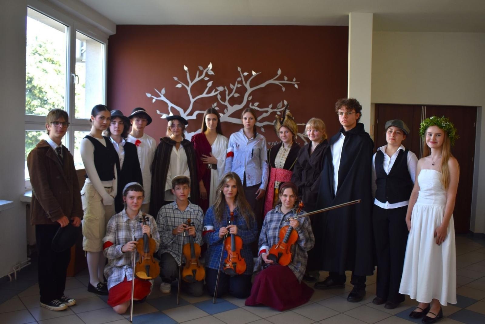 Zdjęcie w galerii na portalu naszwodzislaw.com: Szkoły powiatu rozpoczęły nowy rok szkolny wiadomości z regionu