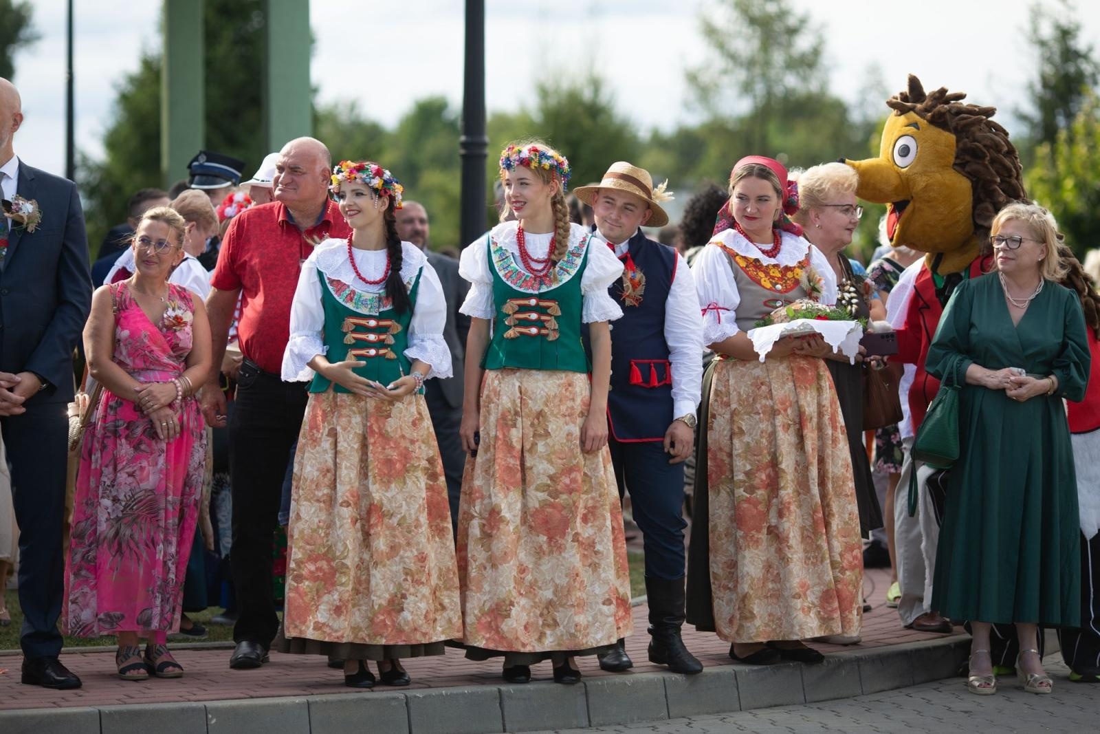 Zdjęcie w galerii na portalu naszwodzislaw.com: Dożynki 2025 w Radlinie. Tradycja, kultura i wspólne świętowanie [FOTO] wiadomości z regionu