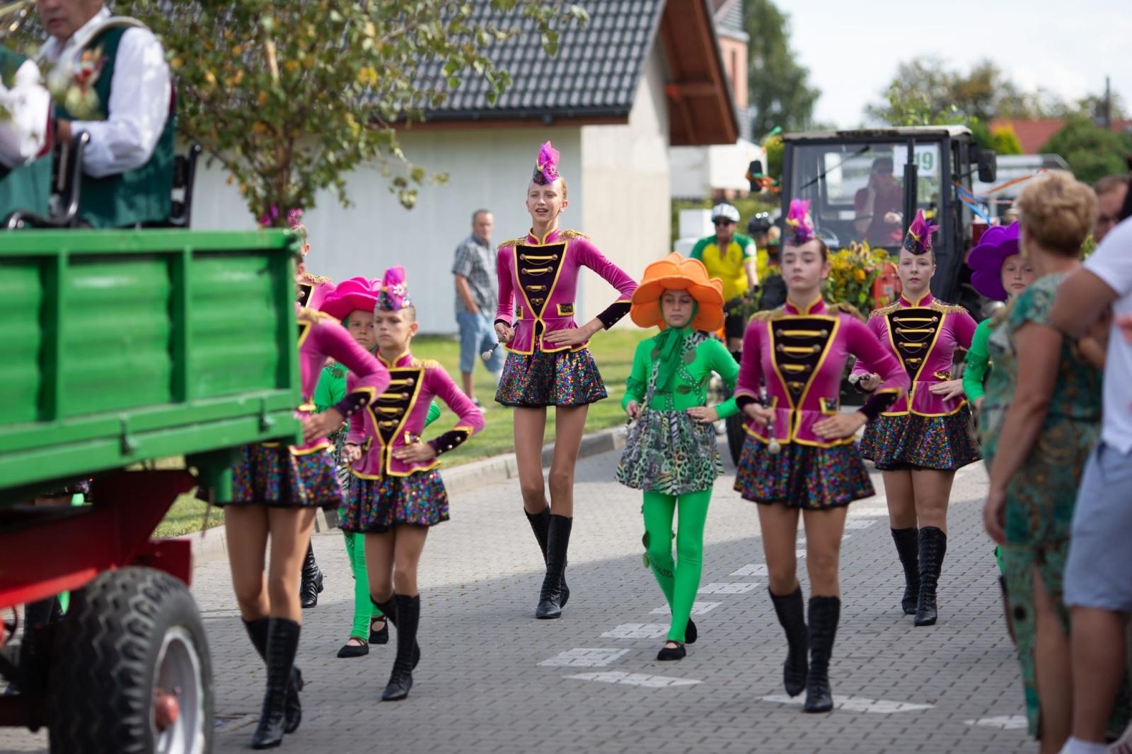 Zdjęcie w galerii na portalu naszwodzislaw.com: Dożynki 2025 w Radlinie. Tradycja, kultura i wspólne świętowanie [FOTO] wiadomości z regionu