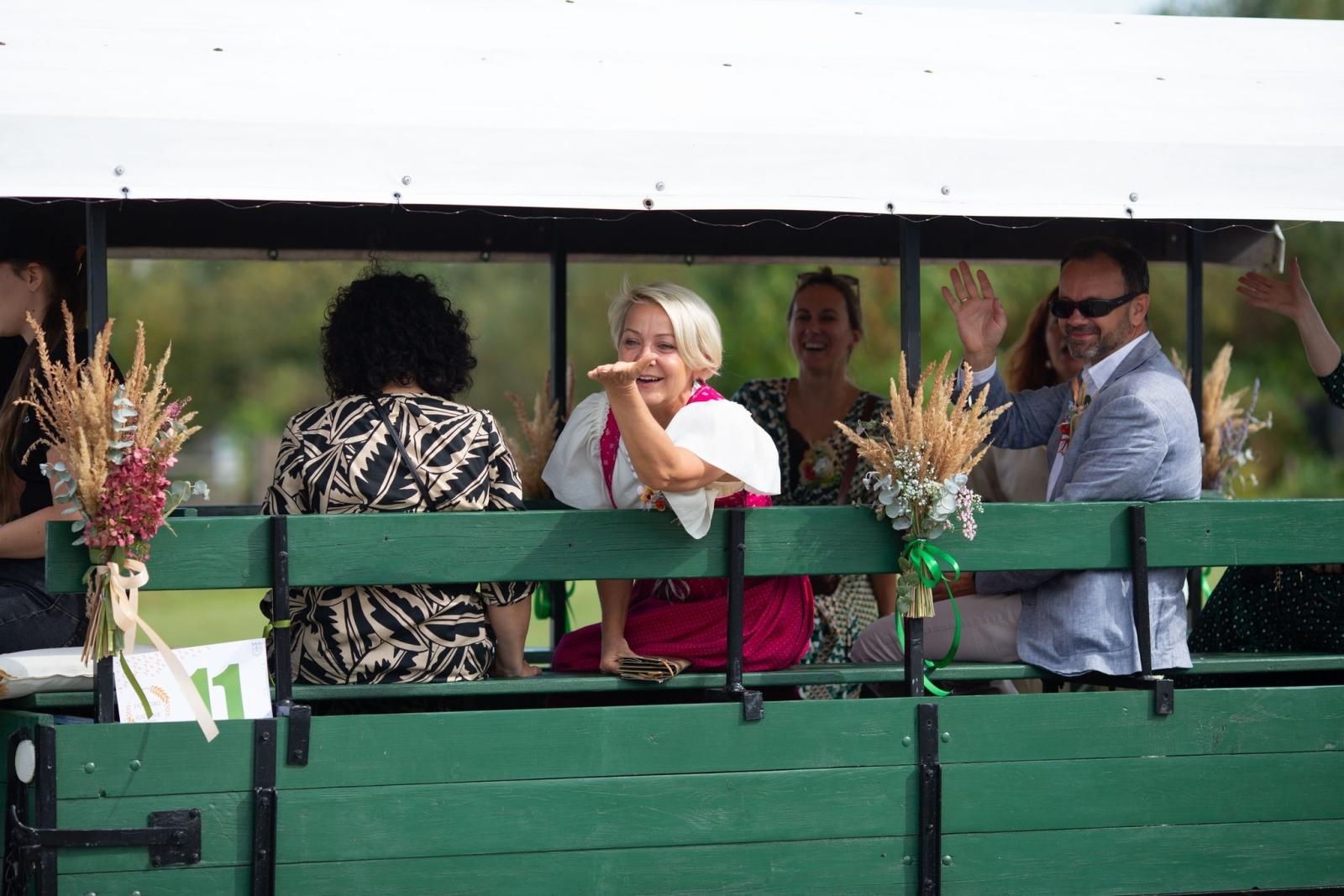 Zdjęcie w galerii na portalu naszwodzislaw.com: Dożynki 2025 w Radlinie. Tradycja, kultura i wspólne świętowanie [FOTO] wiadomości z regionu