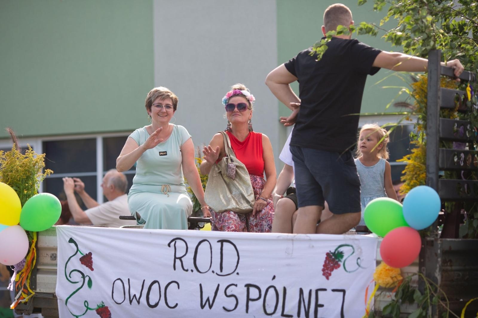 Zdjęcie w galerii na portalu naszwodzislaw.com: Dożynki 2025 w Radlinie. Tradycja, kultura i wspólne świętowanie [FOTO] wiadomości z regionu