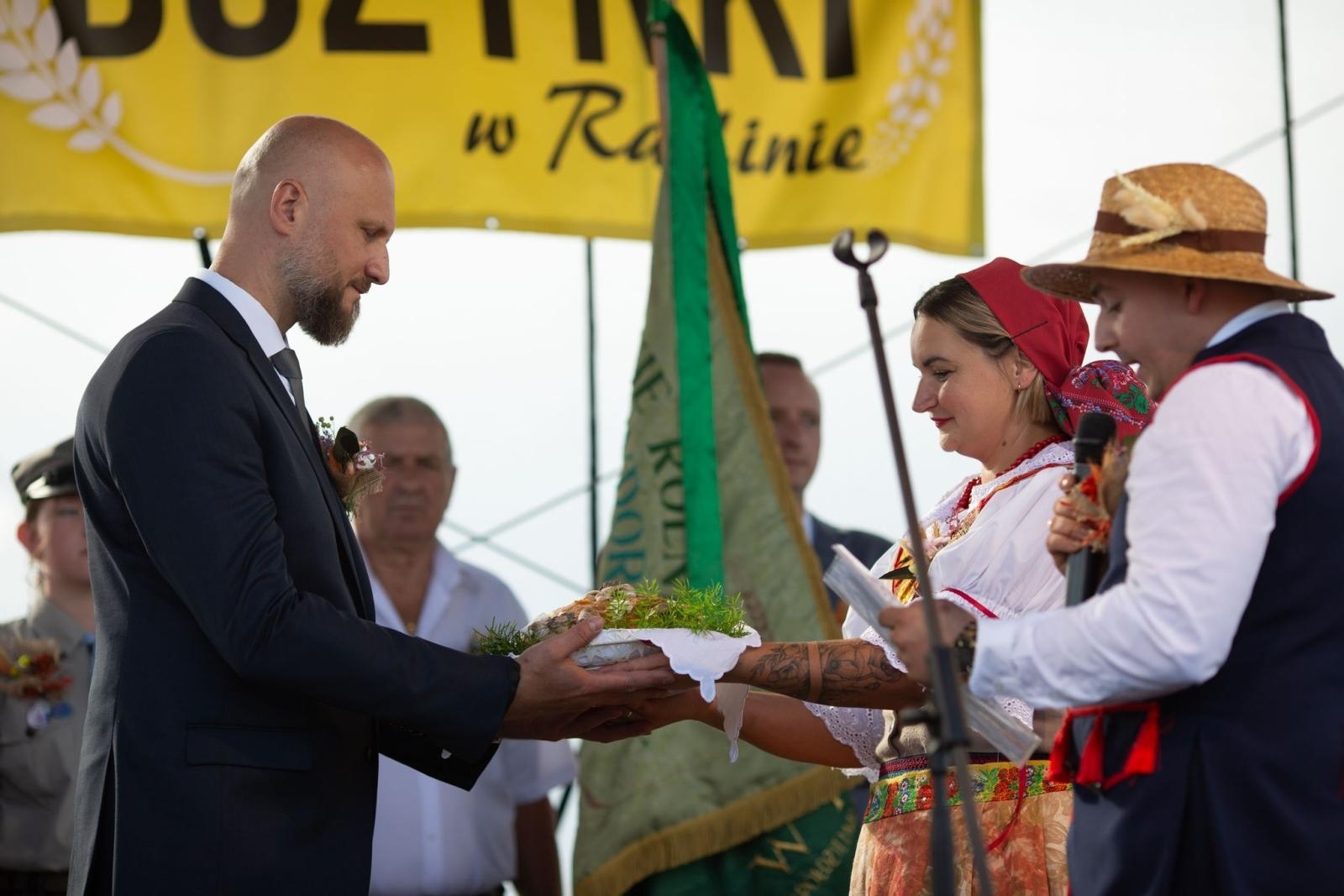 Zdjęcie w galerii na portalu naszwodzislaw.com: Dożynki 2025 w Radlinie. Tradycja, kultura i wspólne świętowanie [FOTO] wiadomości z regionu