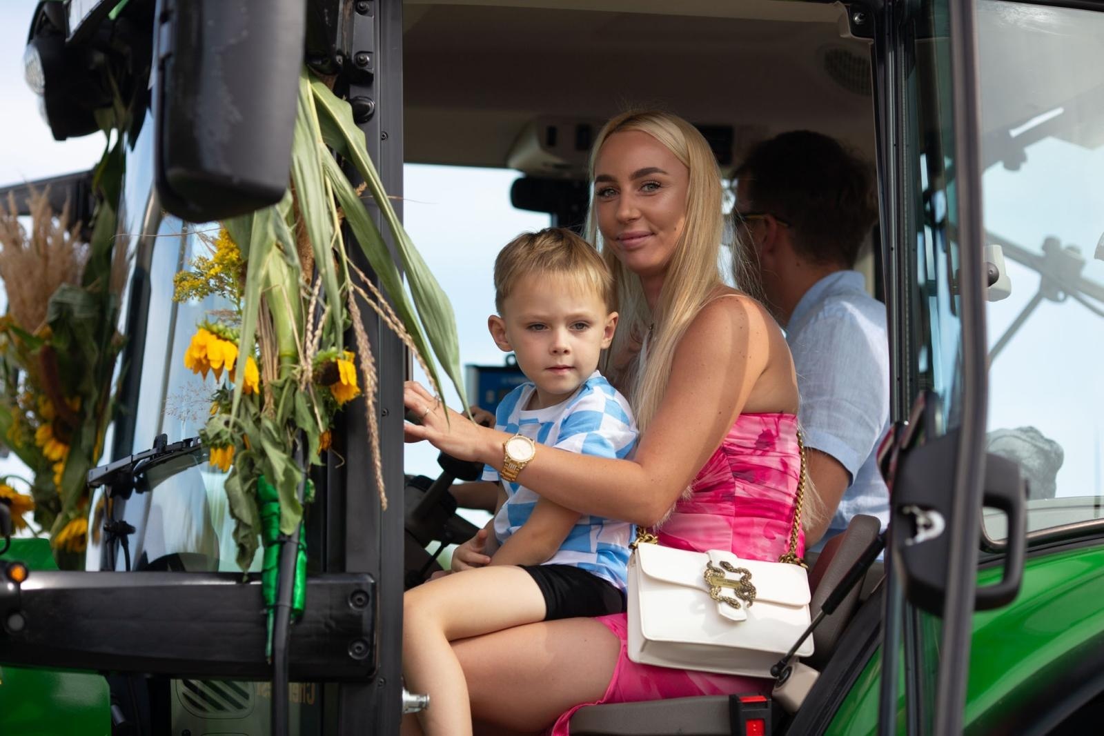 Zdjęcie w galerii na portalu naszwodzislaw.com: Dożynki 2025 w Radlinie. Tradycja, kultura i wspólne świętowanie [FOTO] wiadomości z regionu