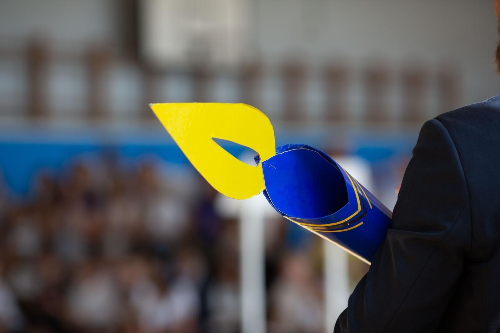 Zdjęcie w galerii na portalu naszwodzislaw.com: Radlin: Pasowanie dla uczniów, awanse dla nauczycieli [FOTO] wiadomości z regionu