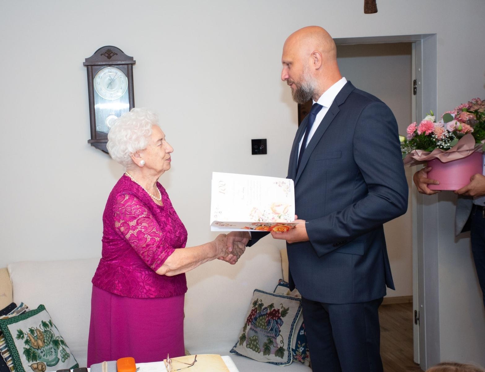 Zdjęcie w galerii na portalu naszwodzislaw.com: Radlin świętuje wyjątkowe jubileusze mieszkańców wiadomości z regionu