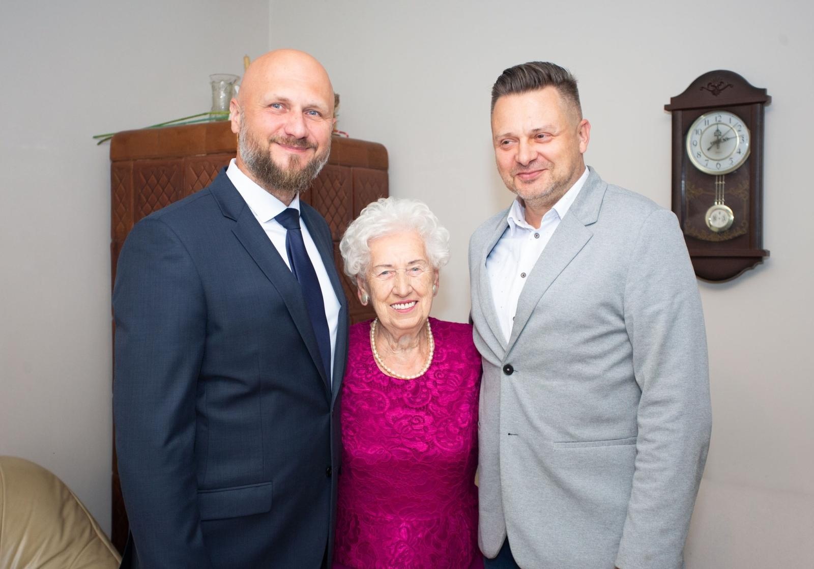 Zdjęcie w galerii na portalu naszwodzislaw.com: Radlin świętuje wyjątkowe jubileusze mieszkańców wiadomości z regionu