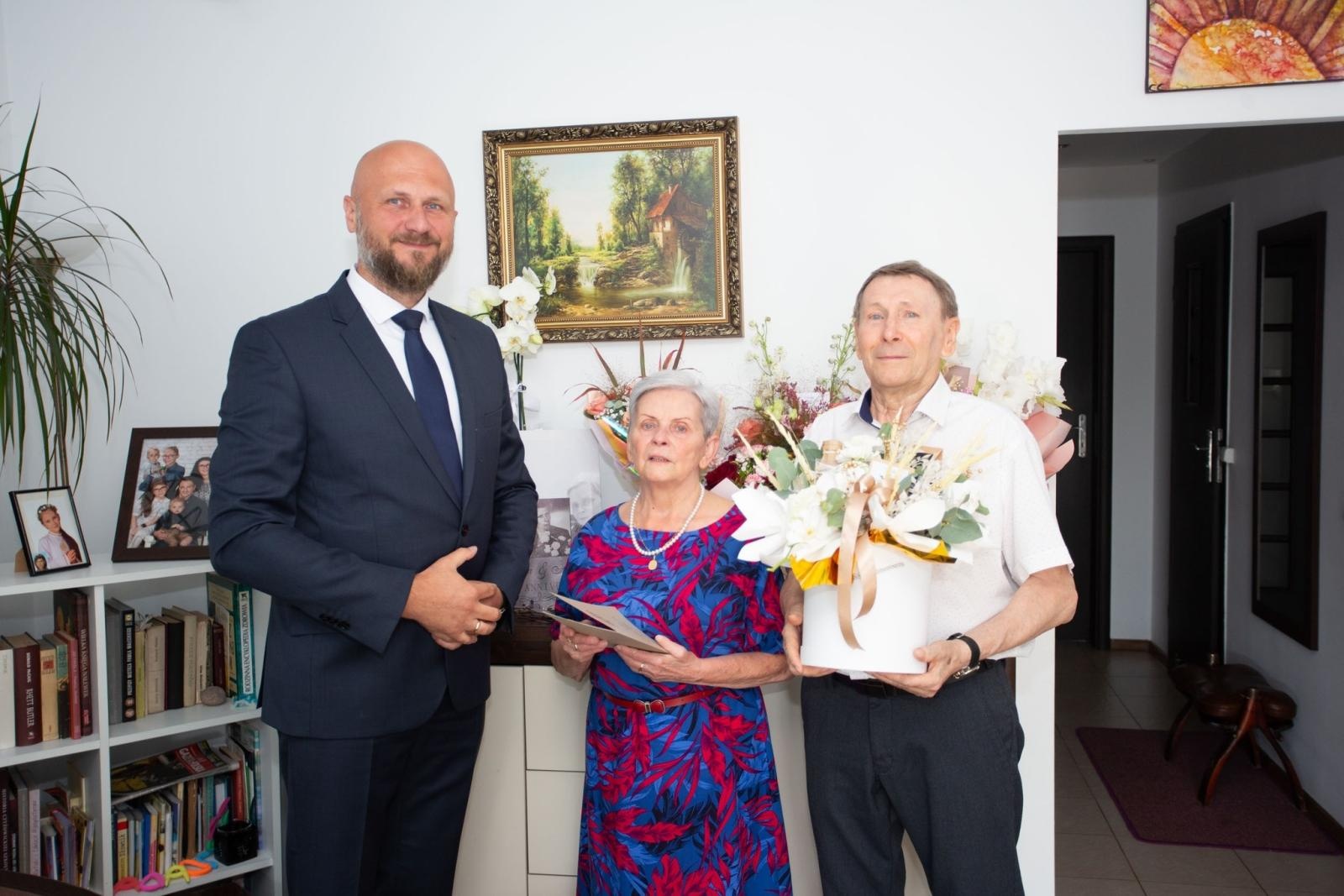 Zdjęcie w galerii na portalu naszwodzislaw.com: Radlin świętuje wyjątkowe jubileusze mieszkańców wiadomości z regionu