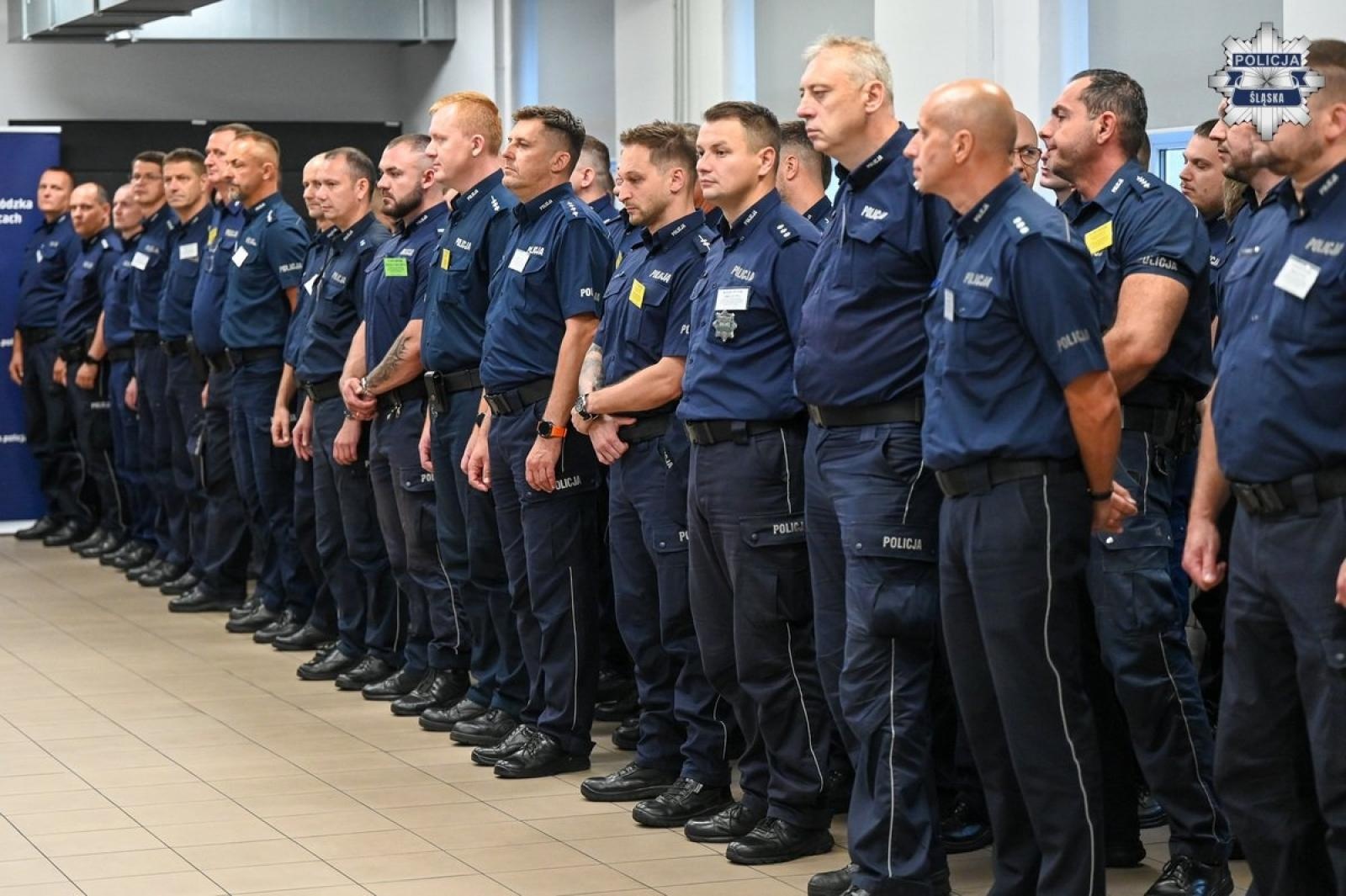 Zdjęcie w galerii na portalu naszwodzislaw.com: Dzielnicowy roku. Ruszyły eliminacje do ogólnopolskich zawodów wiadomości z regionu