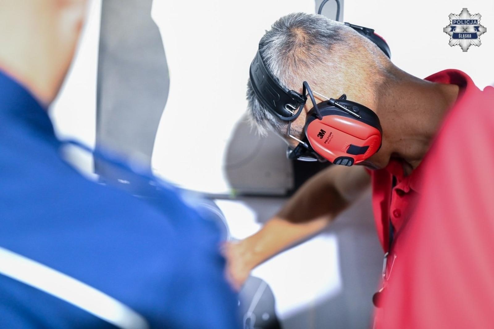 Zdjęcie w galerii na portalu naszwodzislaw.com: Dzielnicowy roku. Ruszyły eliminacje do ogólnopolskich zawodów wiadomości z regionu