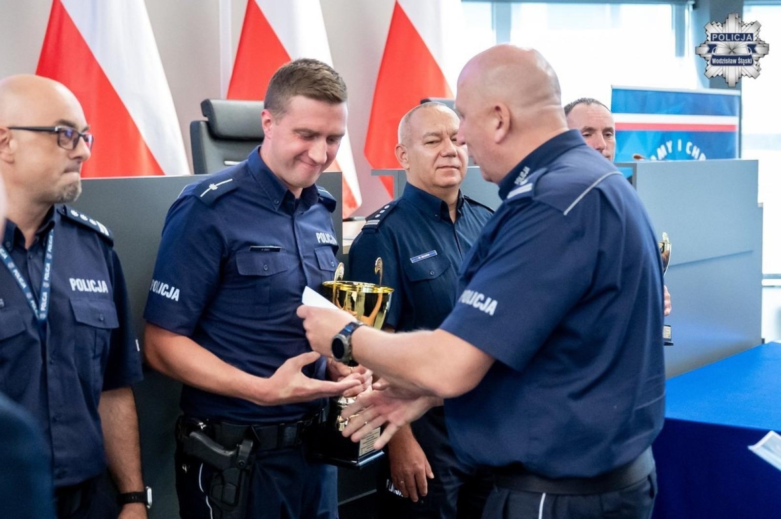 Zdjęcie w galerii na portalu naszwodzislaw.com: Dzielnicowy z Wodzisławia znowu najlepszy na Śląsku wiadomości z regionu