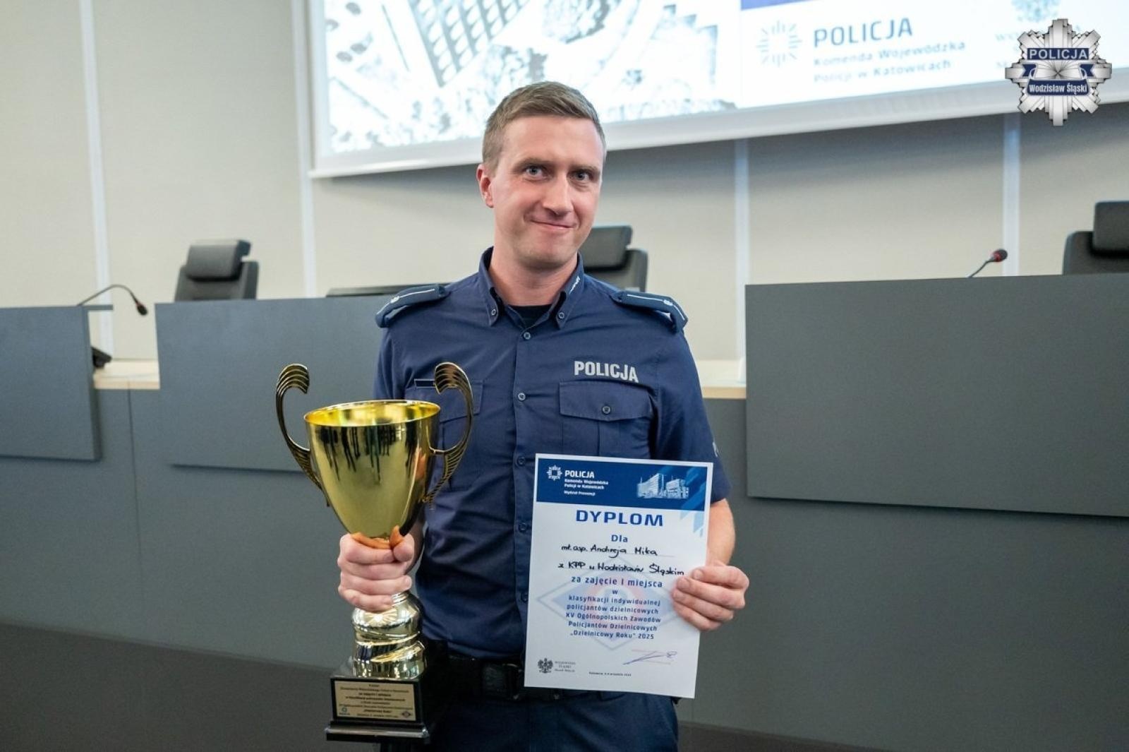Zdjęcie w galerii na portalu naszwodzislaw.com: Dzielnicowy z Wodzisławia znowu najlepszy na Śląsku wiadomości z regionu