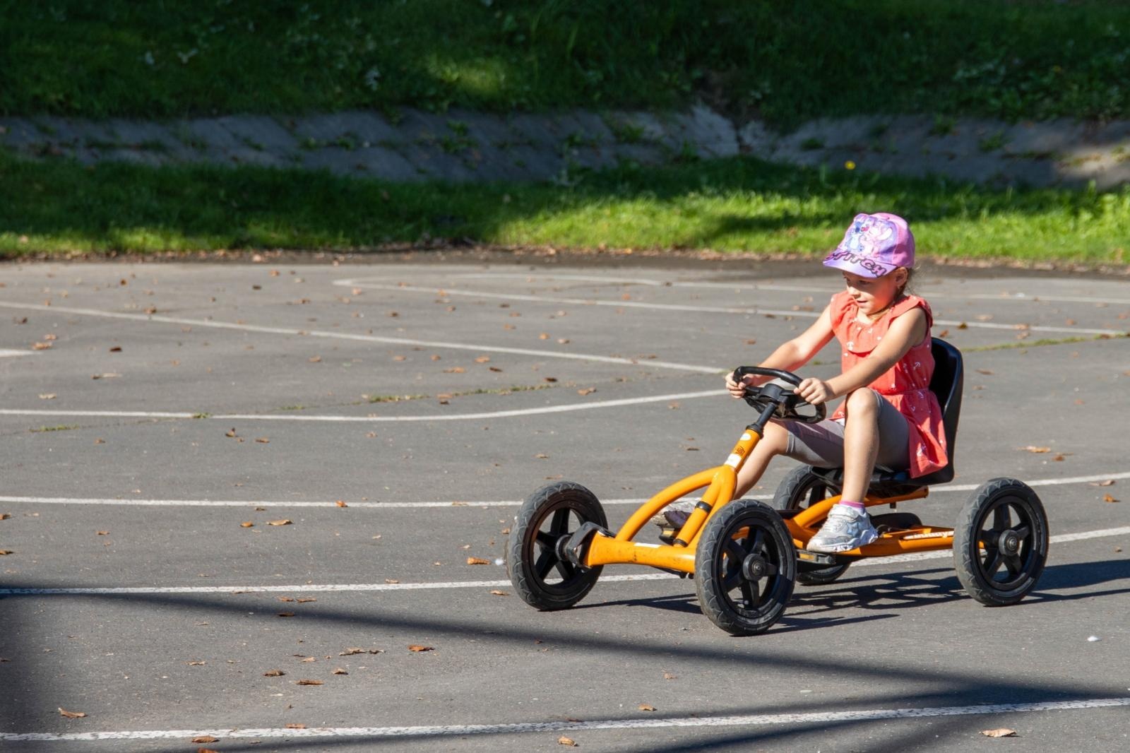 Zdjęcie w galerii na portalu naszwodzislaw.com: Przedszkolaki świętowały 10-lecie Rodzinnego Parku Rozrywki Trzy Wzgórza [FOTO] wiadomości z regionu