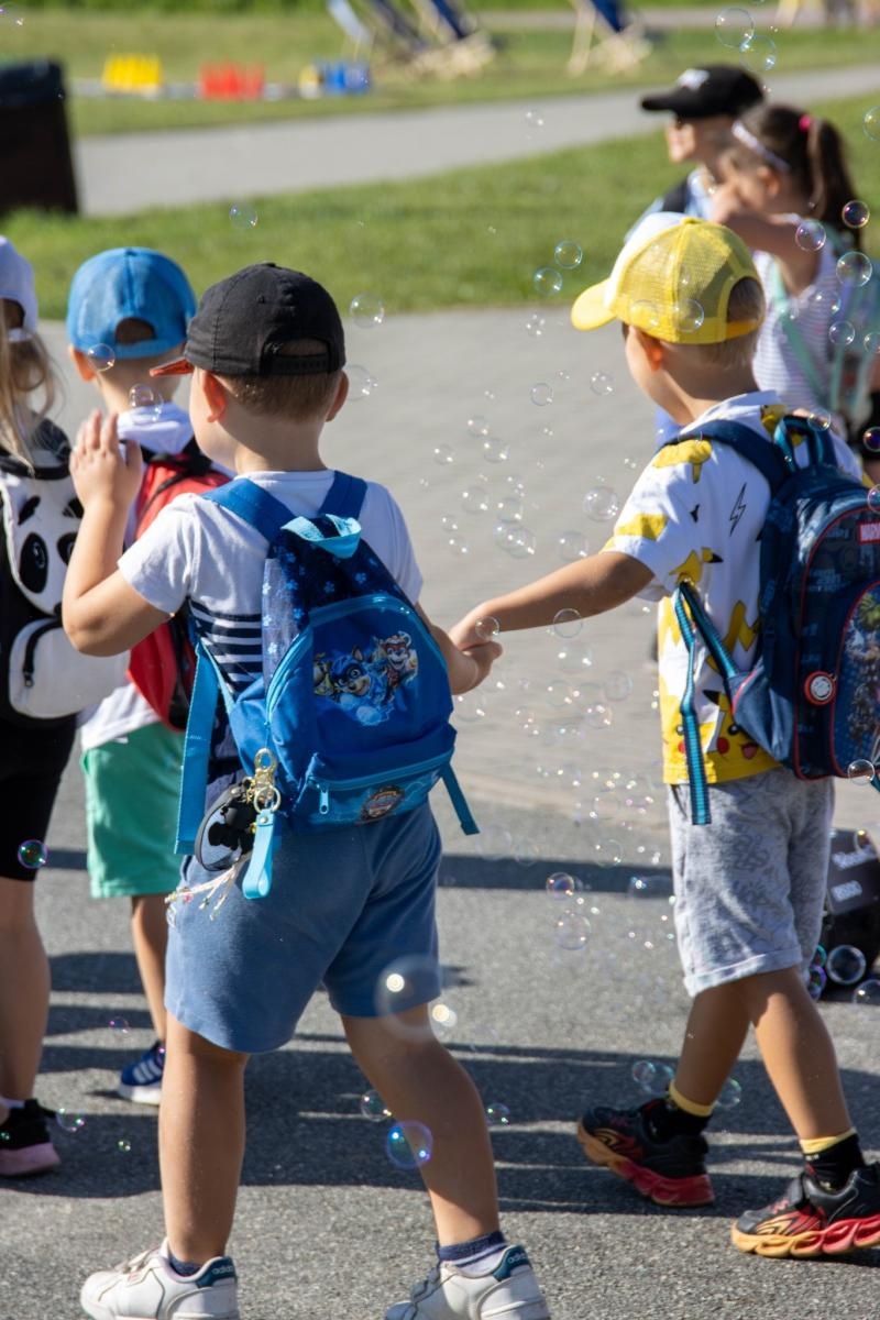 Zdjęcie w galerii na portalu naszwodzislaw.com: Przedszkolaki świętowały 10-lecie Rodzinnego Parku Rozrywki Trzy Wzgórza [FOTO] wiadomości z regionu