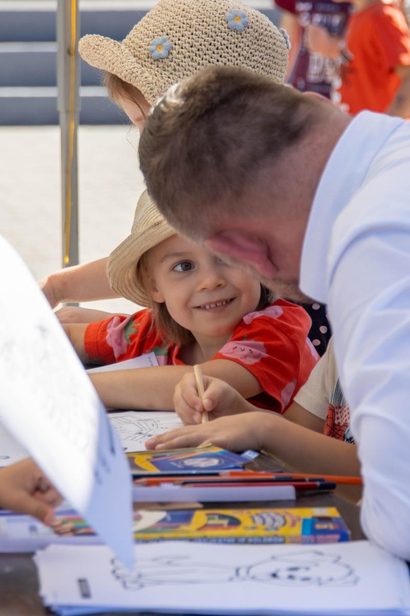 Zdjęcie w galerii na portalu naszwodzislaw.com: Przedszkolaki świętowały 10-lecie Rodzinnego Parku Rozrywki Trzy Wzgórza [FOTO] wiadomości z regionu