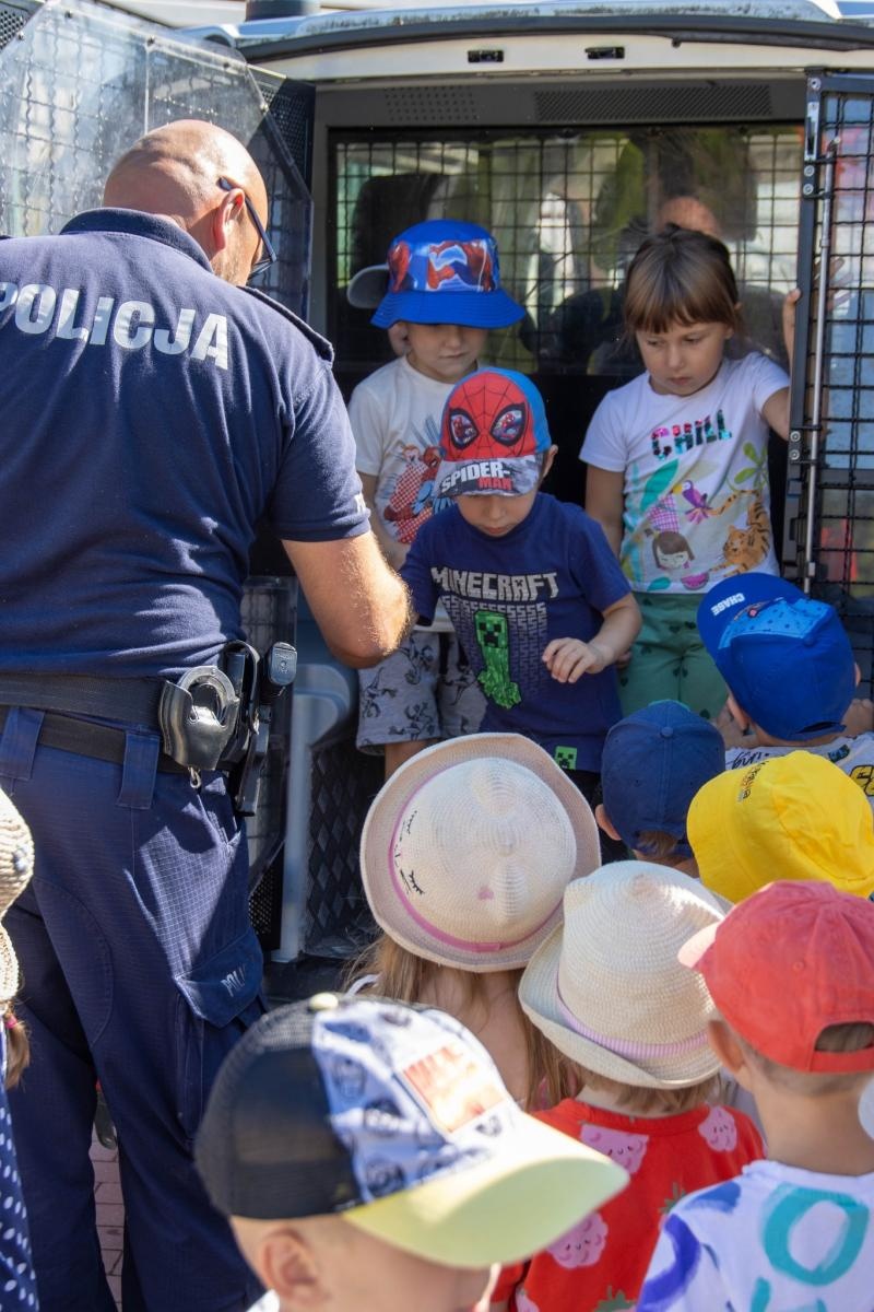 Zdjęcie w galerii na portalu naszwodzislaw.com: Przedszkolaki świętowały 10-lecie Rodzinnego Parku Rozrywki Trzy Wzgórza [FOTO] wiadomości z regionu