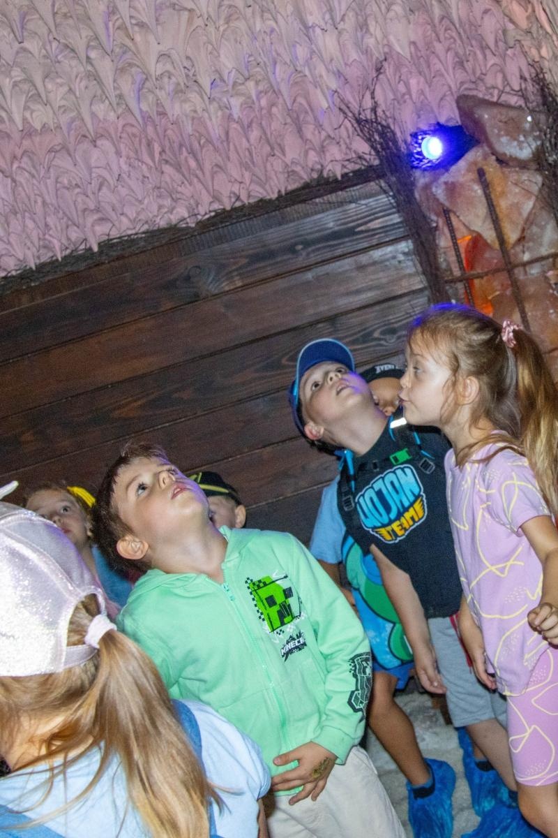 Zdjęcie w galerii na portalu naszwodzislaw.com: Przedszkolaki świętowały 10-lecie Rodzinnego Parku Rozrywki Trzy Wzgórza [FOTO] wiadomości z regionu