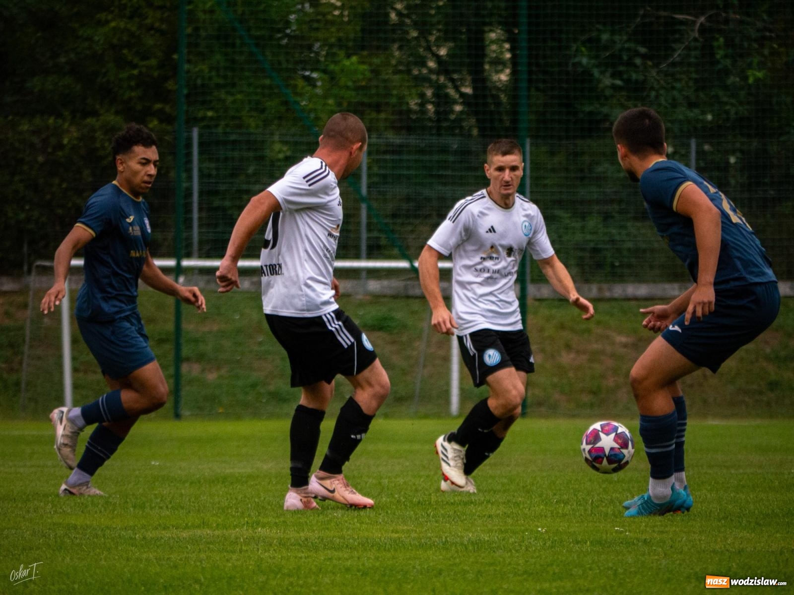 Zdjęcie w galerii na portalu naszwodzislaw.com: Klasa okręgowa: Emocjonujące starcie w Nędzy [FOTO] wiadomości z regionu