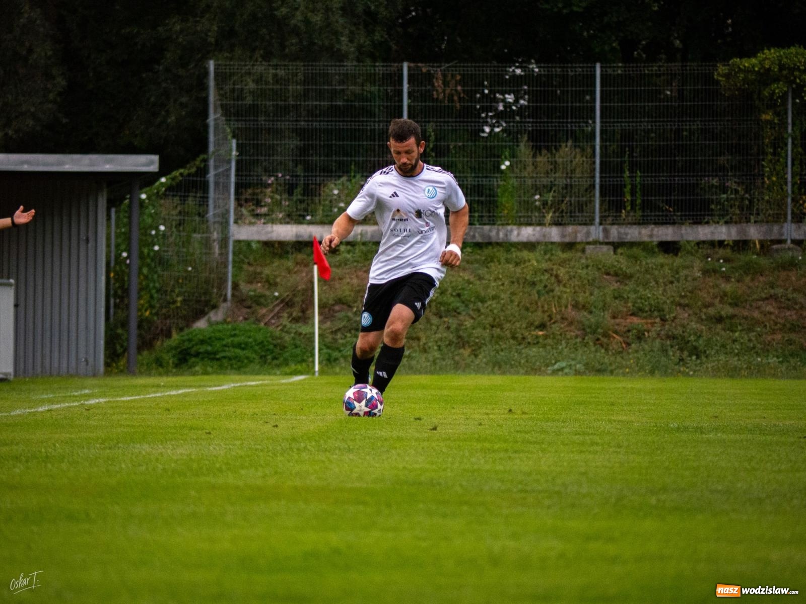 Zdjęcie w galerii na portalu naszwodzislaw.com: Klasa okręgowa: Emocjonujące starcie w Nędzy [FOTO] wiadomości z regionu