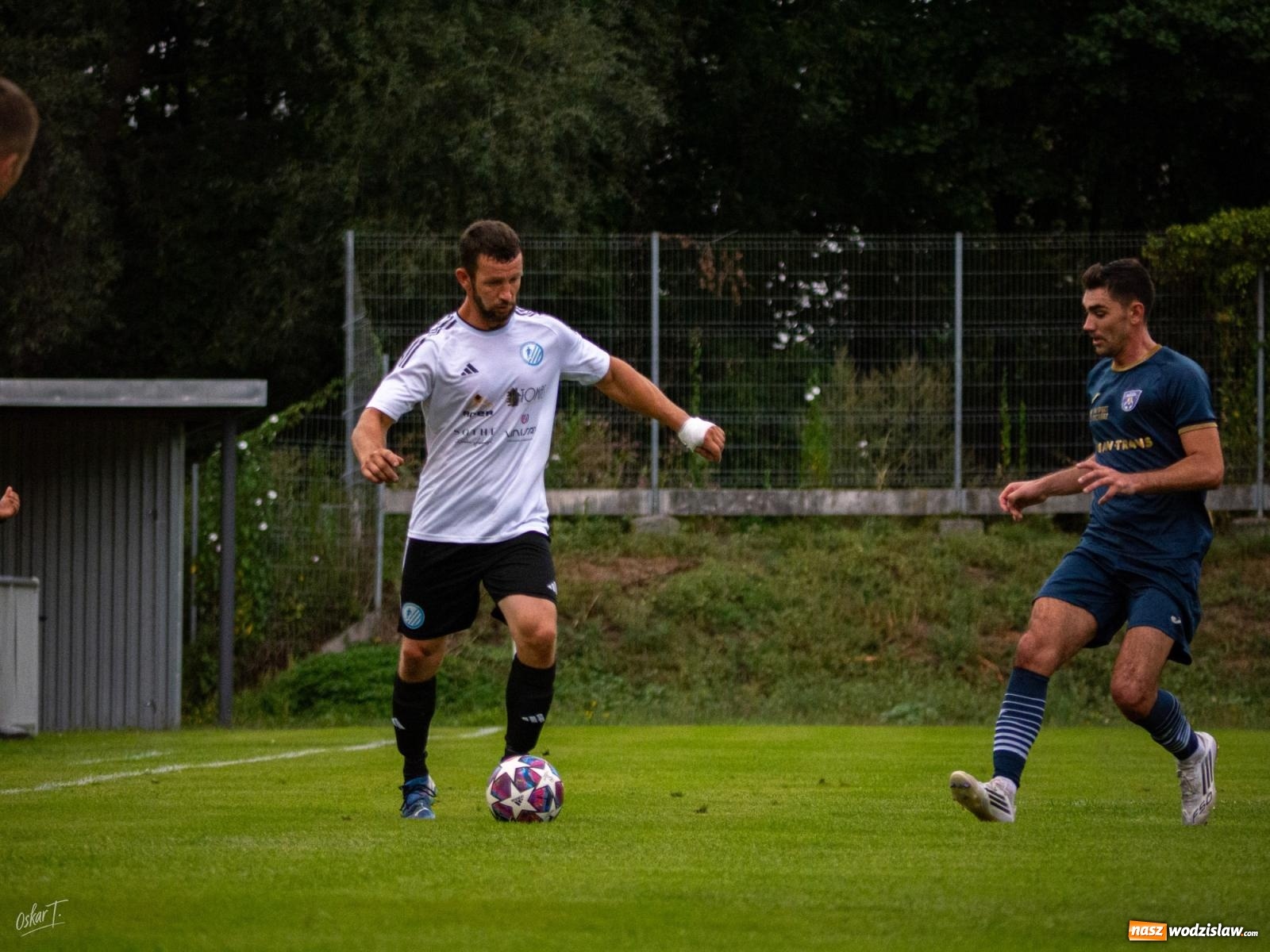 Zdjęcie w galerii na portalu naszwodzislaw.com: Klasa okręgowa: Emocjonujące starcie w Nędzy [FOTO] wiadomości z regionu