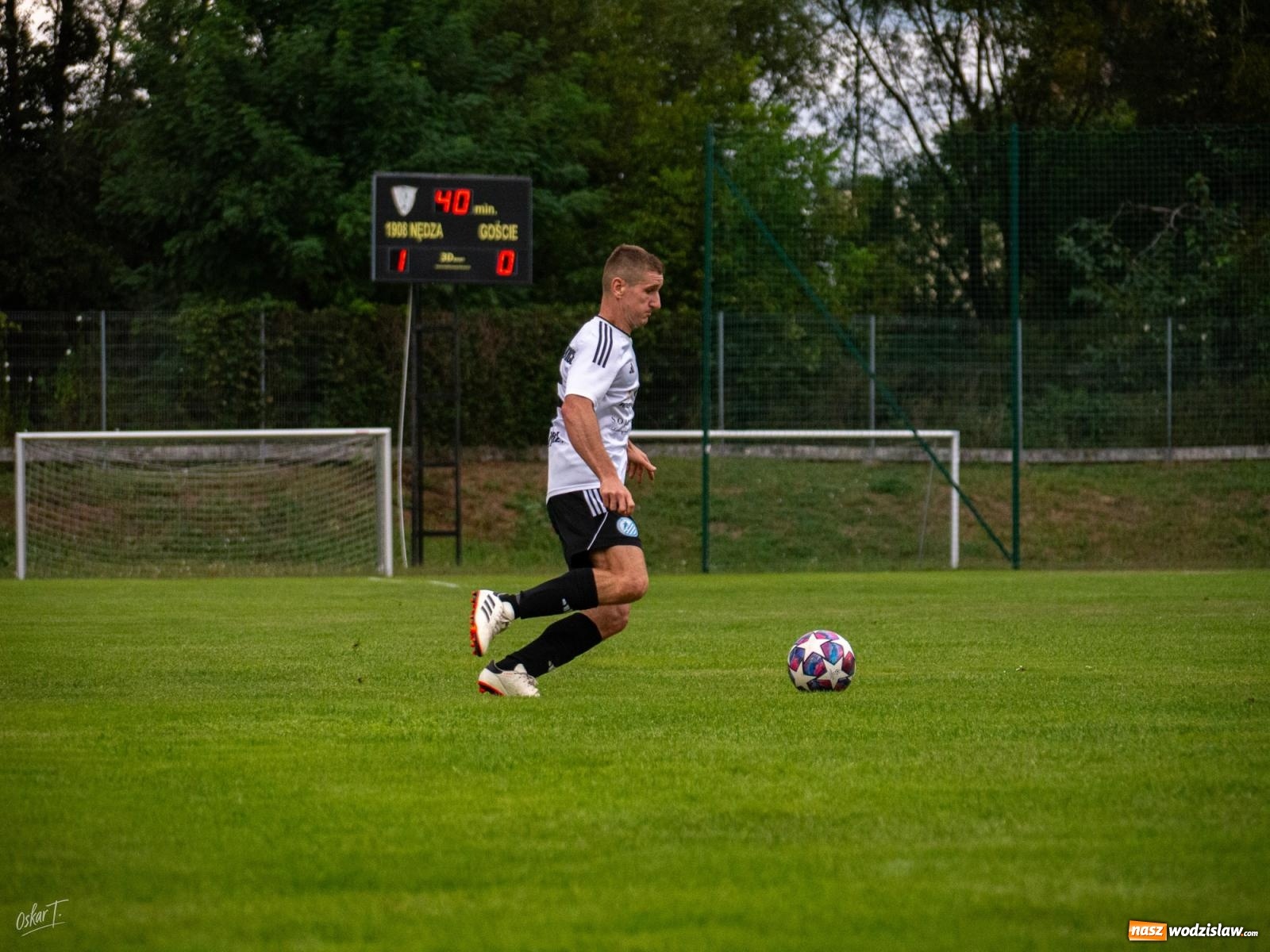 Zdjęcie w galerii na portalu naszwodzislaw.com: Klasa okręgowa: Emocjonujące starcie w Nędzy [FOTO] wiadomości z regionu