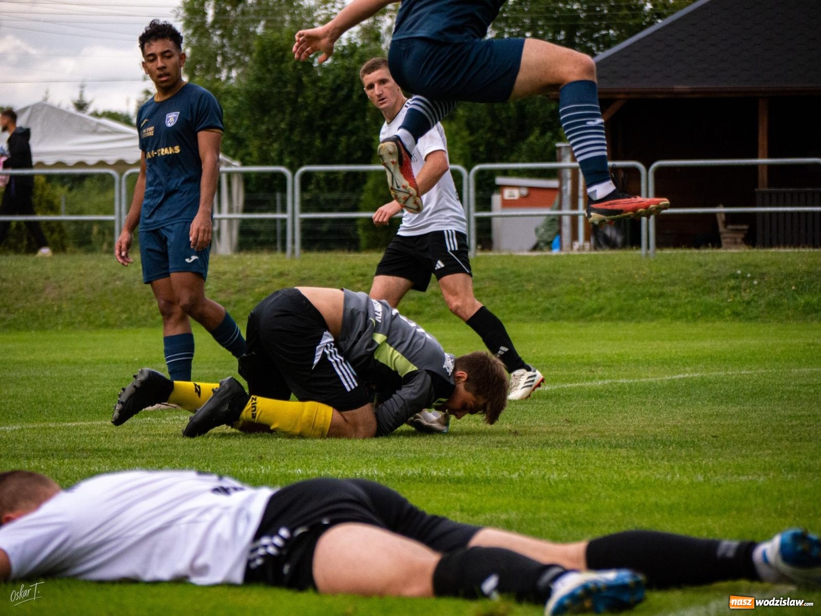 Zdjęcie w galerii na portalu naszwodzislaw.com: Klasa okręgowa: Emocjonujące starcie w Nędzy [FOTO] wiadomości z regionu