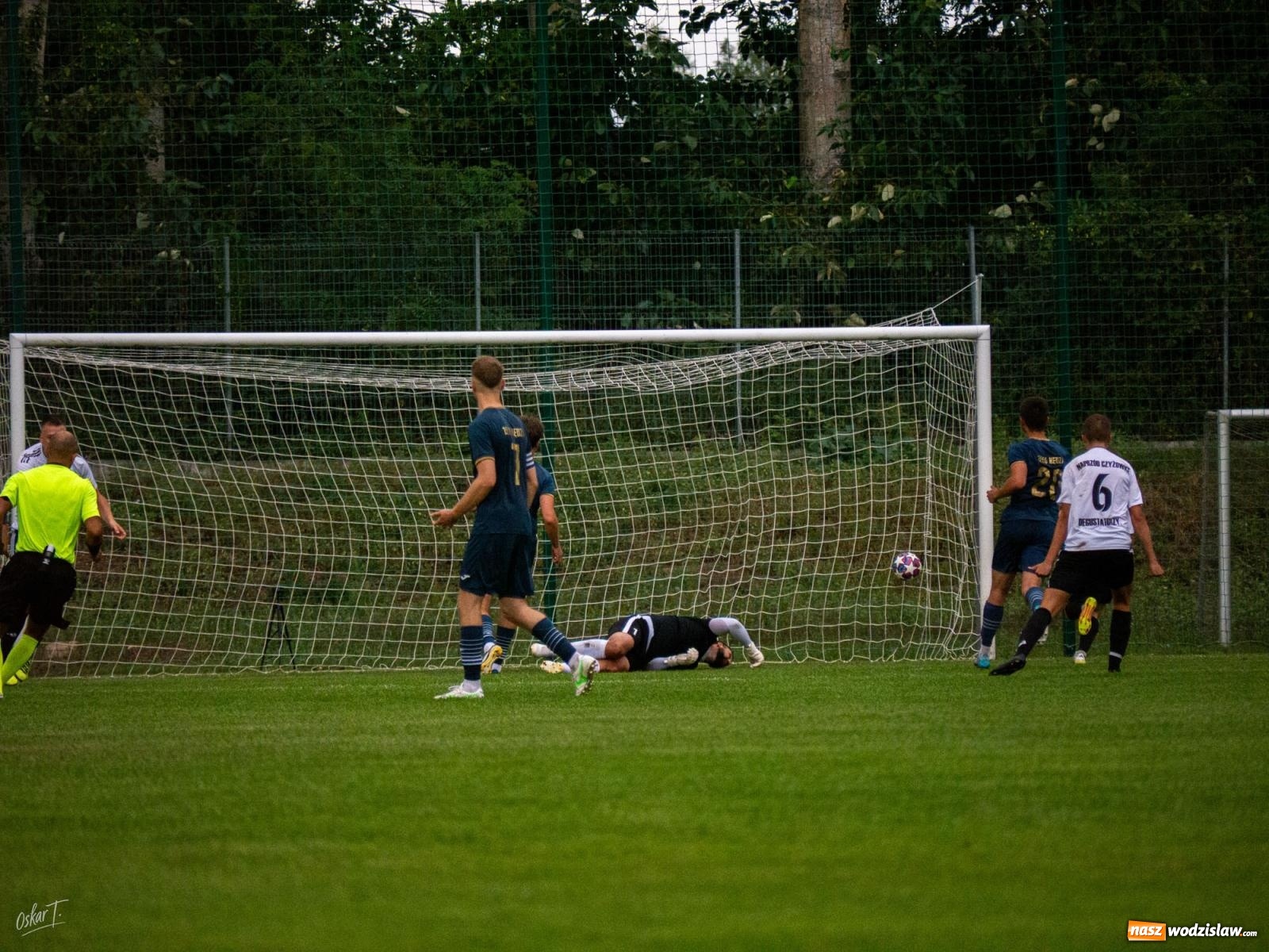 Zdjęcie w galerii na portalu naszwodzislaw.com: Klasa okręgowa: Emocjonujące starcie w Nędzy [FOTO] wiadomości z regionu