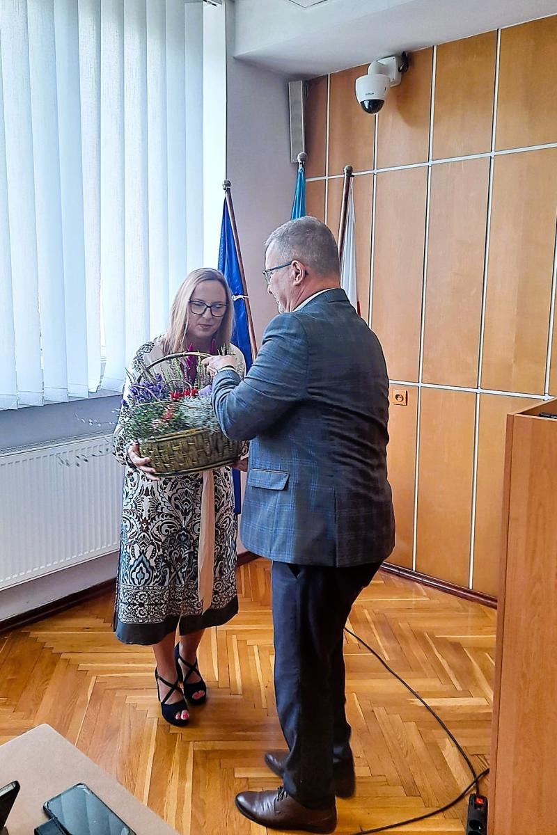 Zdjęcie w galerii na portalu naszwodzislaw.com: Zmiana dyrektora w Szkole Podstawowej w Krostoszowicach wiadomości z regionu