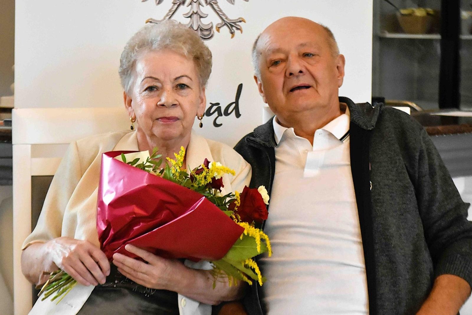 Zdjęcie w galerii na portalu naszwodzislaw.com: Godów: Małżeńscy jubilaci przykładem dla młodych pokoleń [FOTO] wiadomości z regionu