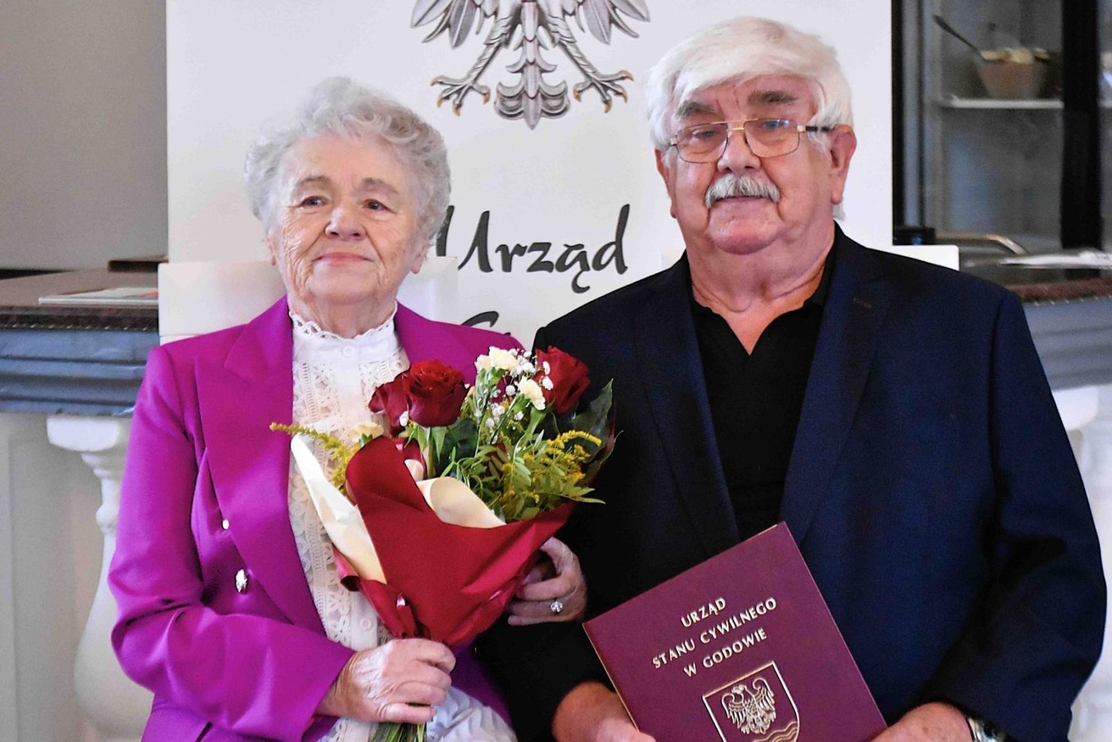 Zdjęcie w galerii na portalu naszwodzislaw.com: Godów: Małżeńscy jubilaci przykładem dla młodych pokoleń [FOTO] wiadomości z regionu