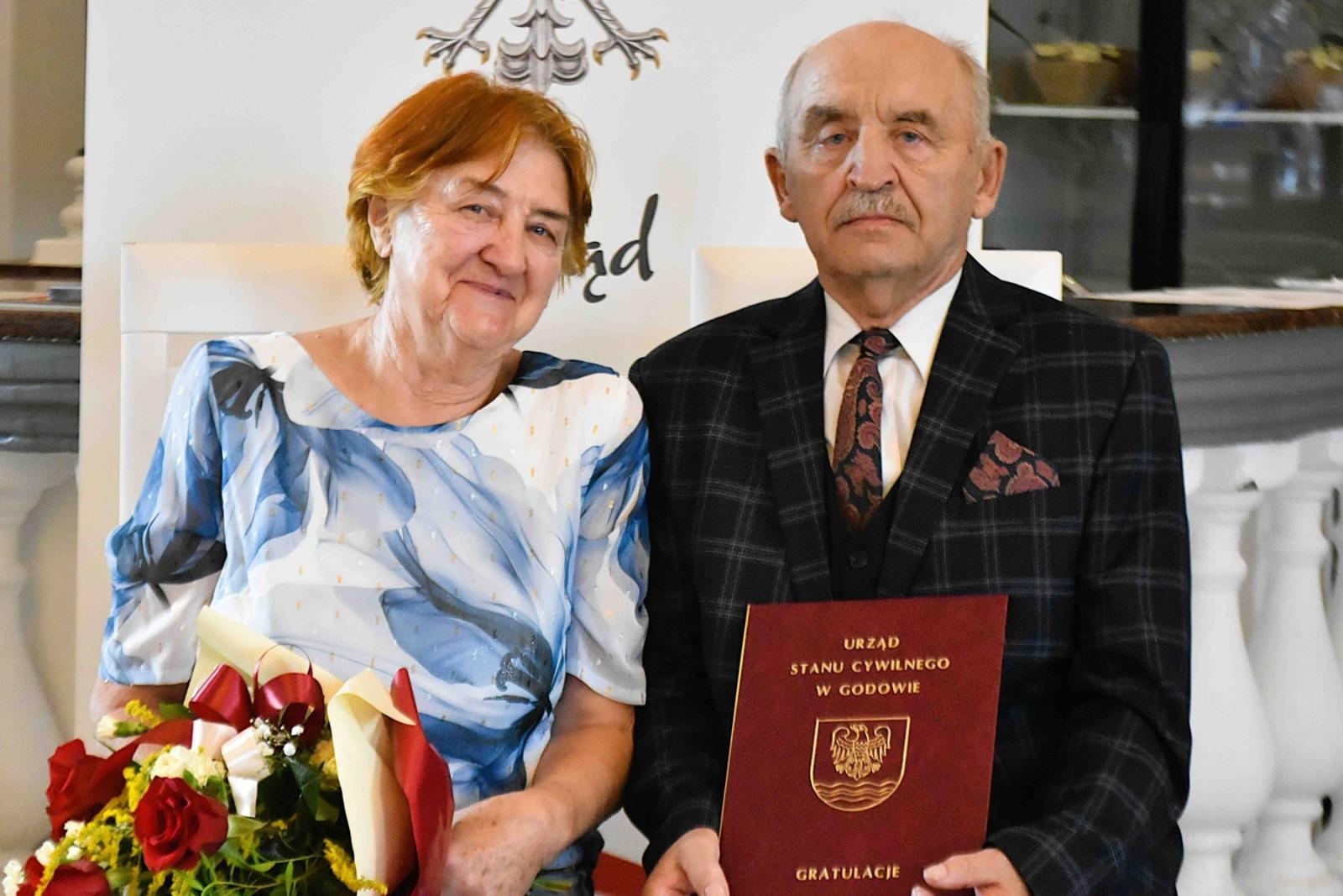 Zdjęcie w galerii na portalu naszwodzislaw.com: Godów: Małżeńscy jubilaci przykładem dla młodych pokoleń [FOTO] wiadomości z regionu