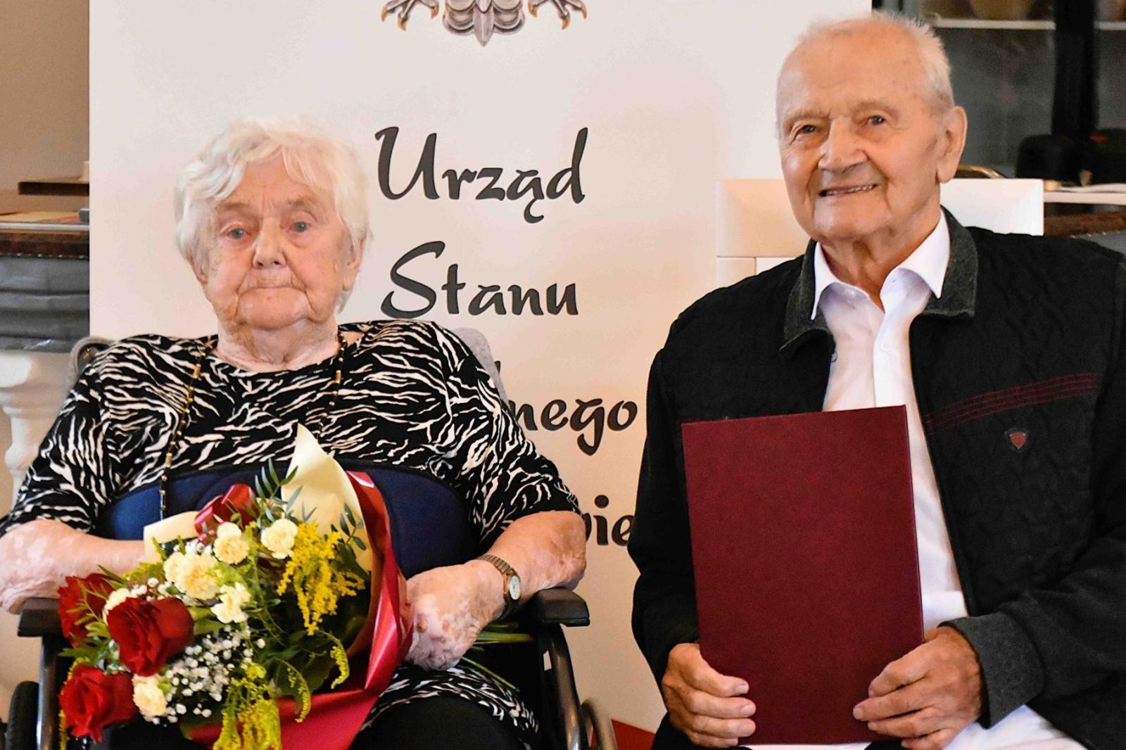 Zdjęcie w galerii na portalu naszwodzislaw.com: Godów: Małżeńscy jubilaci przykładem dla młodych pokoleń [FOTO] wiadomości z regionu