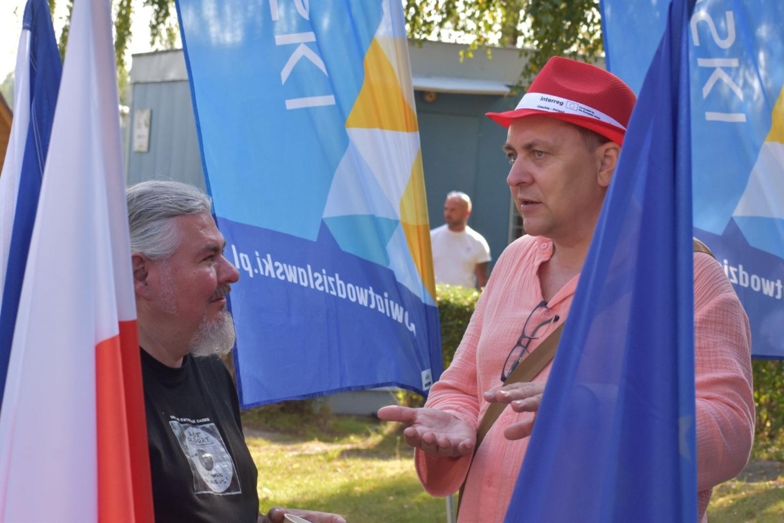 Zdjęcie w galerii na portalu naszwodzislaw.com: Razem bawili się do rytmów bluesa [FOTO] wiadomości z regionu