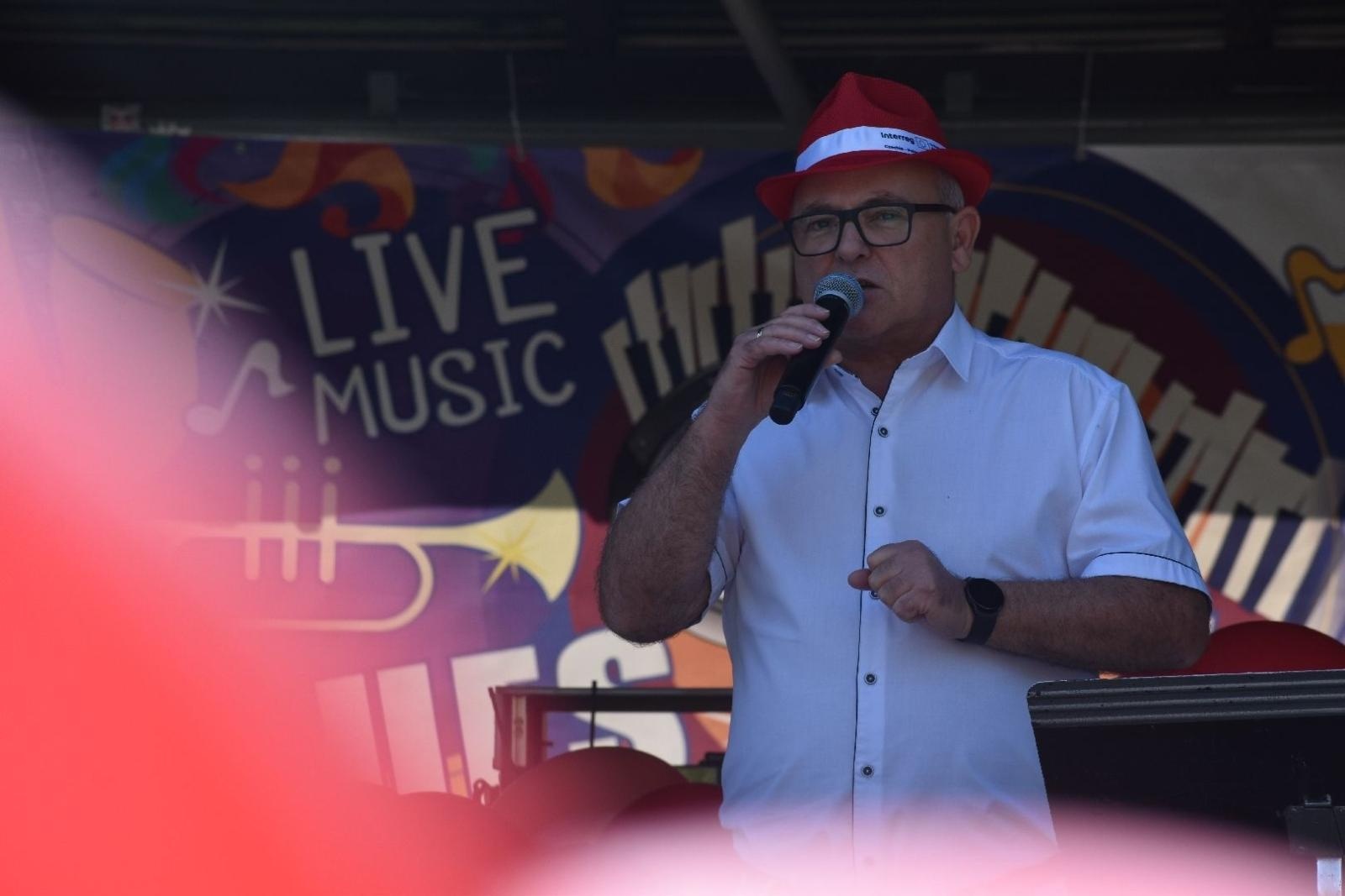 Zdjęcie w galerii na portalu naszwodzislaw.com: Razem bawili się do rytmów bluesa [FOTO] wiadomości z regionu