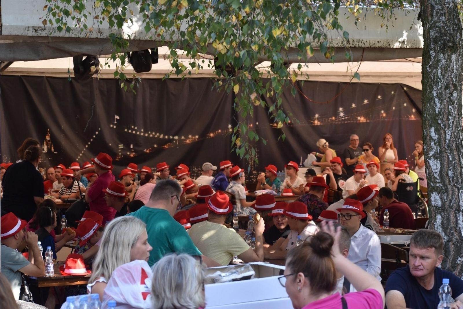 Zdjęcie w galerii na portalu naszwodzislaw.com: Razem bawili się do rytmów bluesa [FOTO] wiadomości z regionu