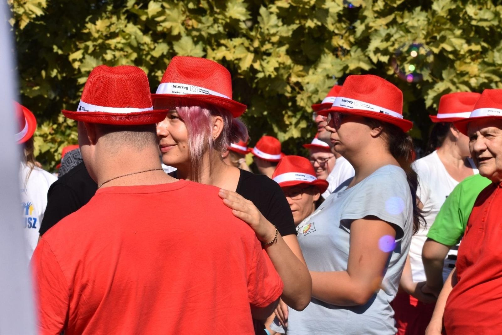 Zdjęcie w galerii na portalu naszwodzislaw.com: Razem bawili się do rytmów bluesa [FOTO] wiadomości z regionu