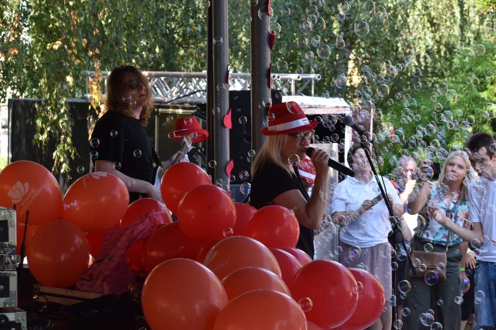 Zdjęcie w galerii na portalu naszwodzislaw.com: Razem bawili się do rytmów bluesa [FOTO] wiadomości z regionu