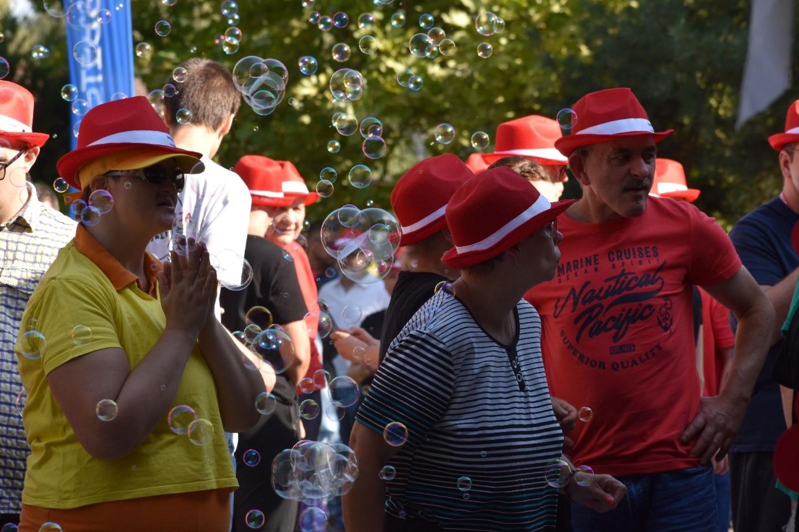 Zdjęcie w galerii na portalu naszwodzislaw.com: Razem bawili się do rytmów bluesa [FOTO] wiadomości z regionu