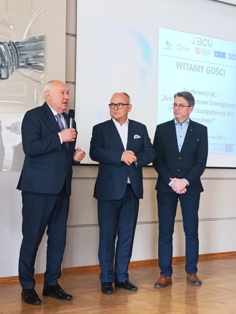 Zdjęcie w galerii na portalu naszwodzislaw.com: Robotyka w centrum uwagi. Konferencja w Wodzisławiu Śląskim wiadomości z regionu