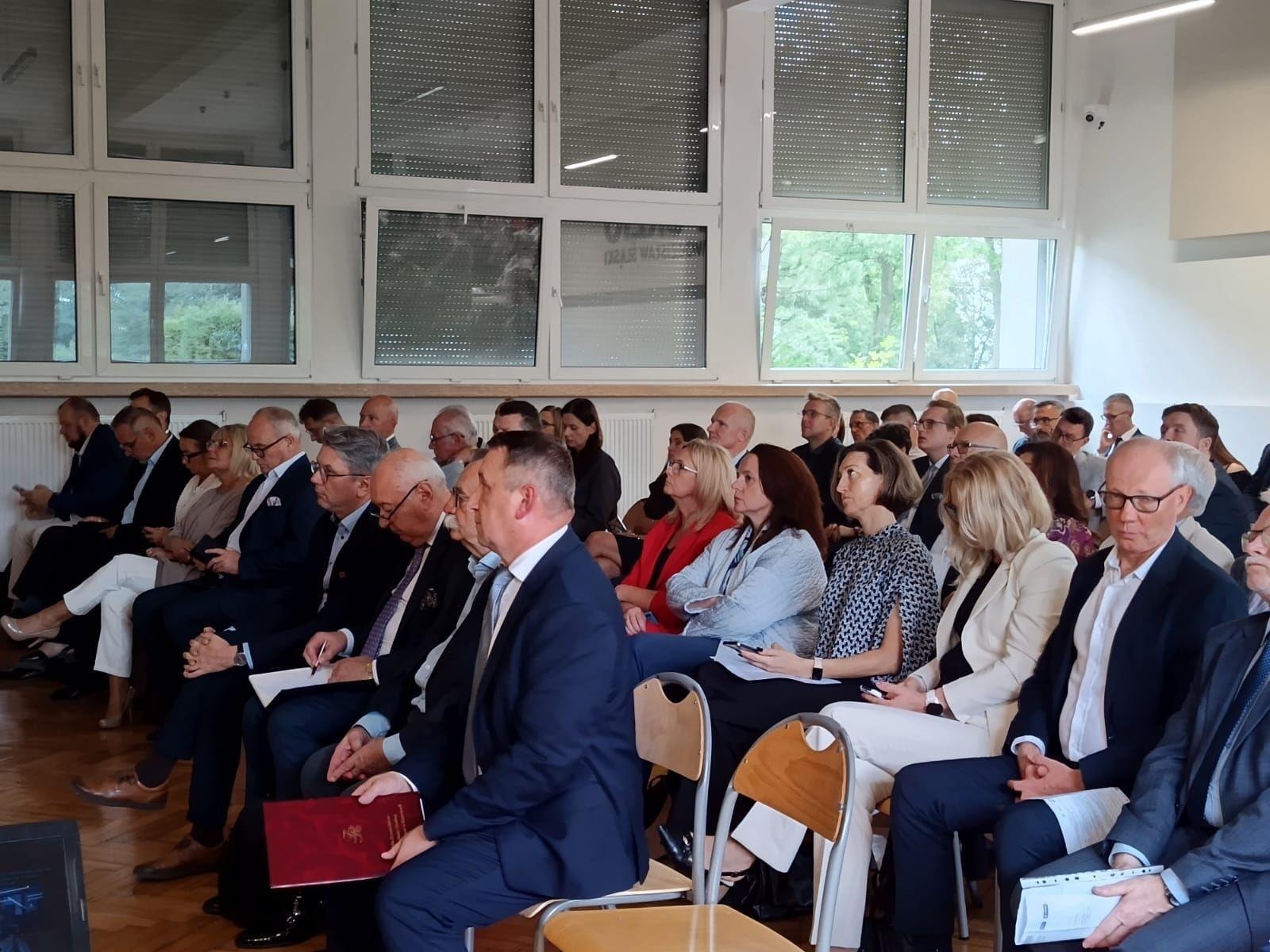 Zdjęcie w galerii na portalu naszwodzislaw.com: Robotyka w centrum uwagi. Konferencja w Wodzisławiu Śląskim wiadomości z regionu