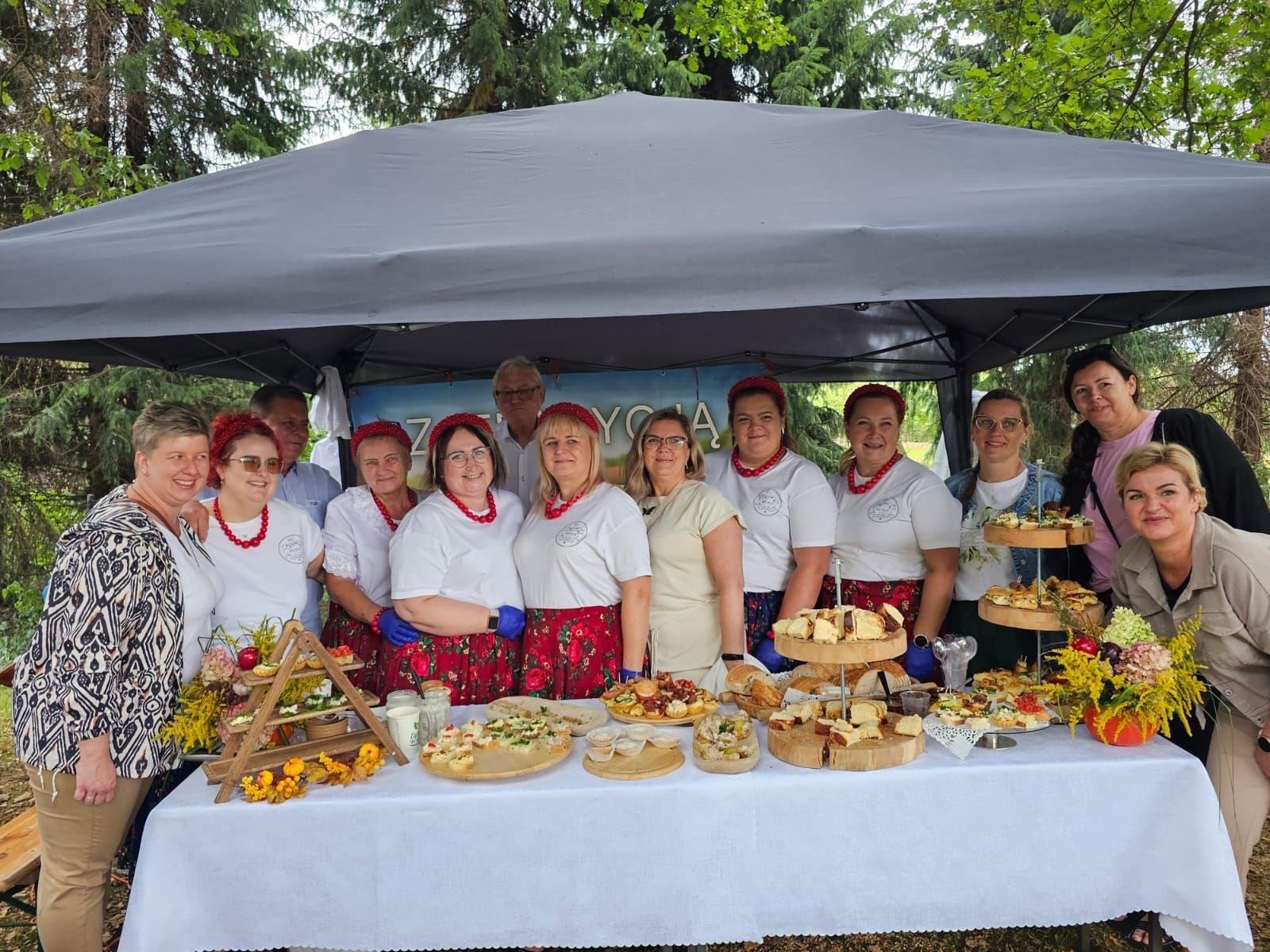 Zdjęcie w galerii na portalu naszwodzislaw.com: Festyn okazją do promocji rodzicielstwa zastępczego wiadomości z regionu