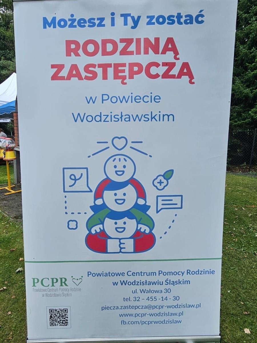 Zdjęcie w galerii na portalu naszwodzislaw.com: Festyn okazją do promocji rodzicielstwa zastępczego wiadomości z regionu