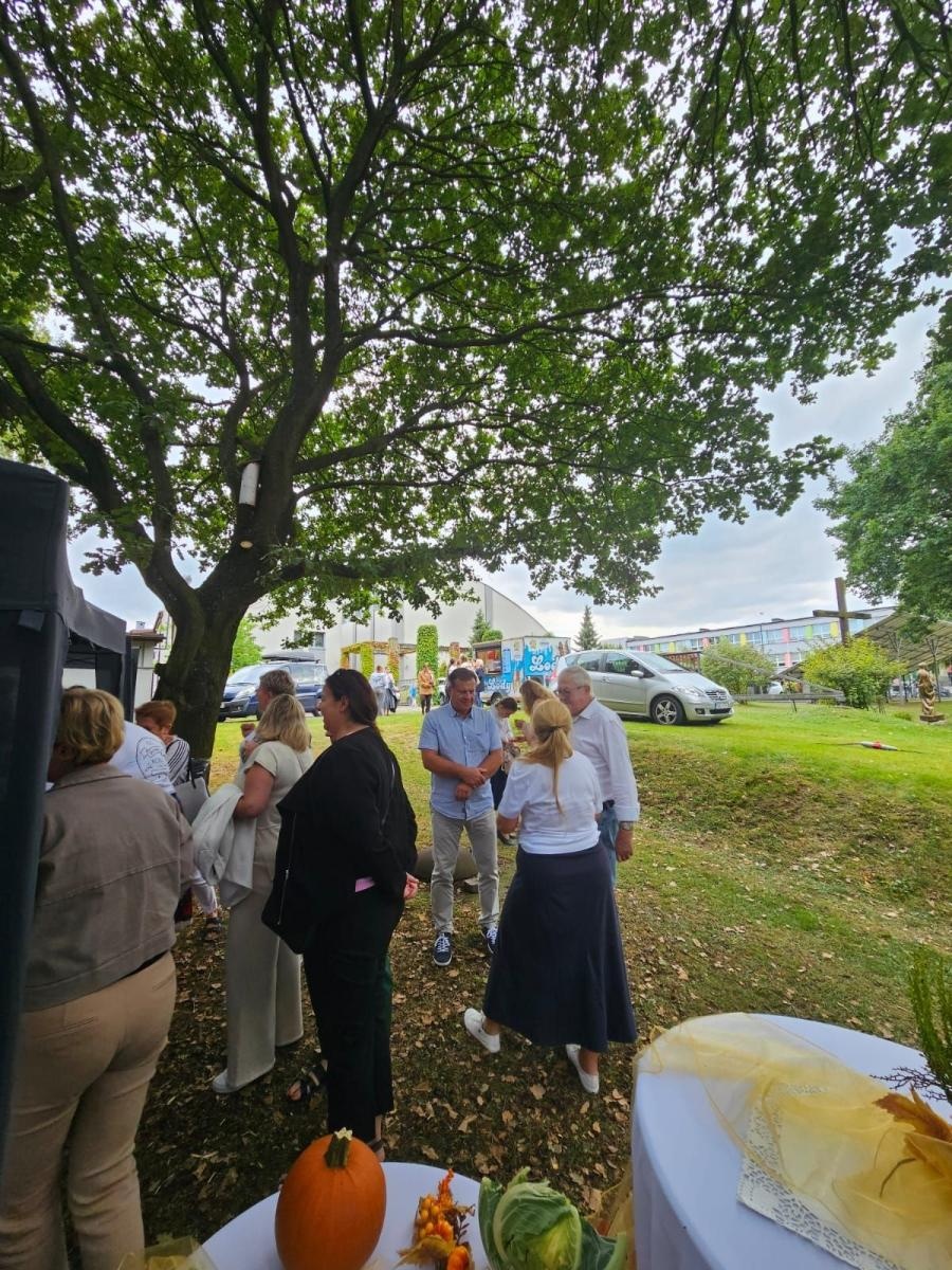 Zdjęcie w galerii na portalu naszwodzislaw.com: Festyn okazją do promocji rodzicielstwa zastępczego wiadomości z regionu