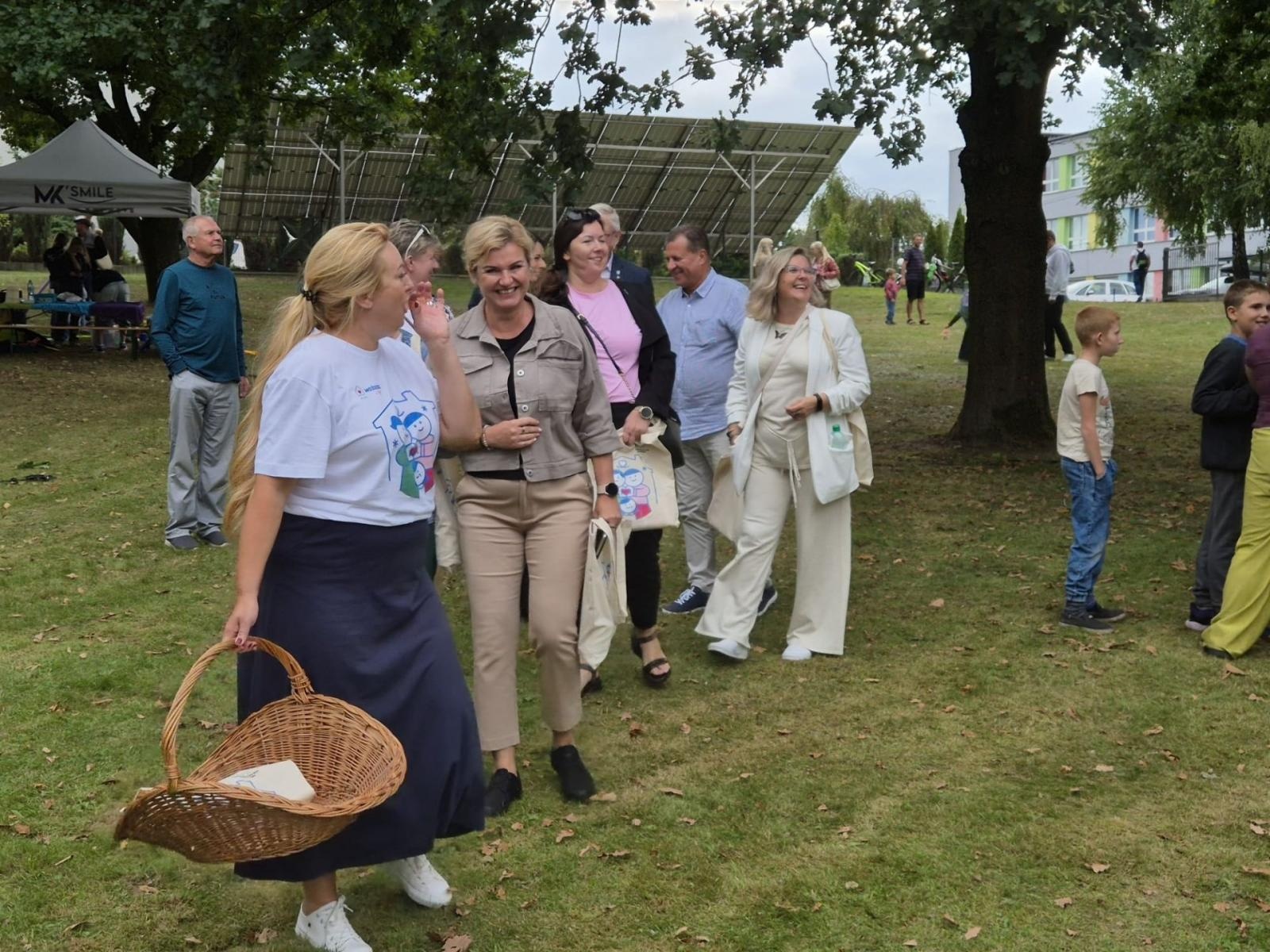 Zdjęcie w galerii na portalu naszwodzislaw.com: Festyn okazją do promocji rodzicielstwa zastępczego wiadomości z regionu