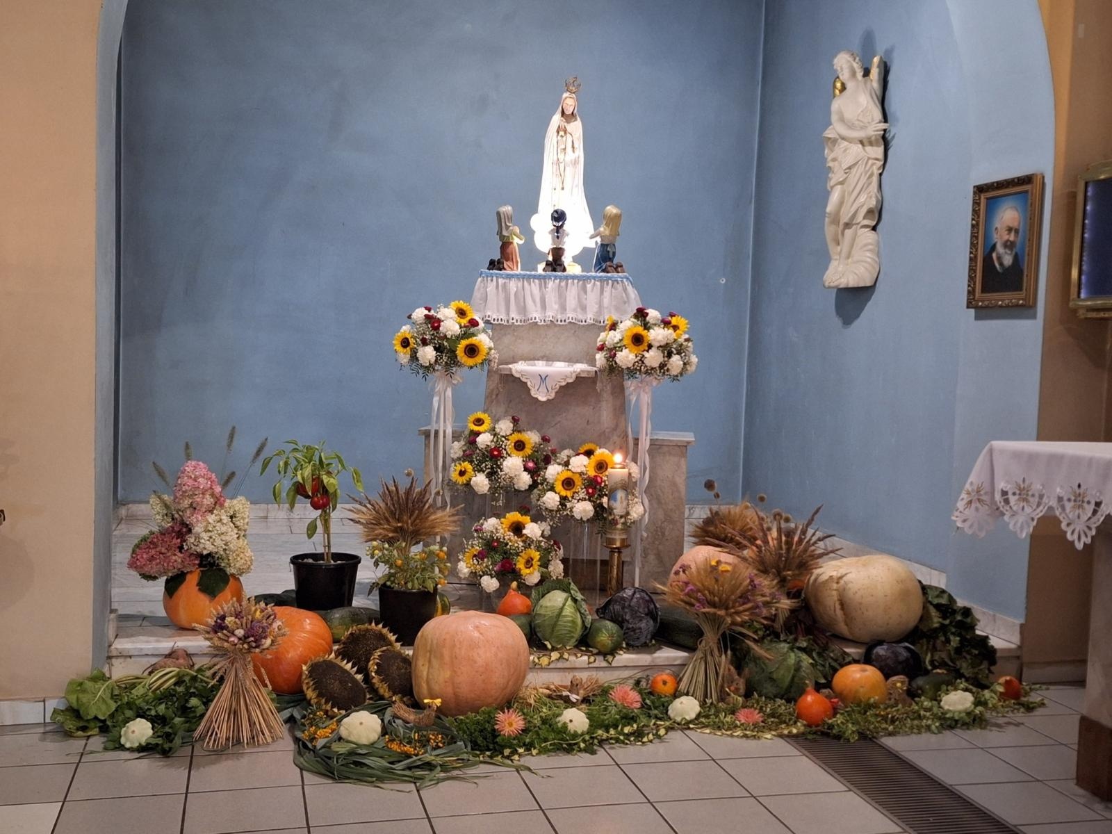 Zdjęcie w galerii na portalu naszwodzislaw.com: Boże z Twoich rąk żyjemy. Dożynki w Połomi [FOTO] wiadomości z regionu