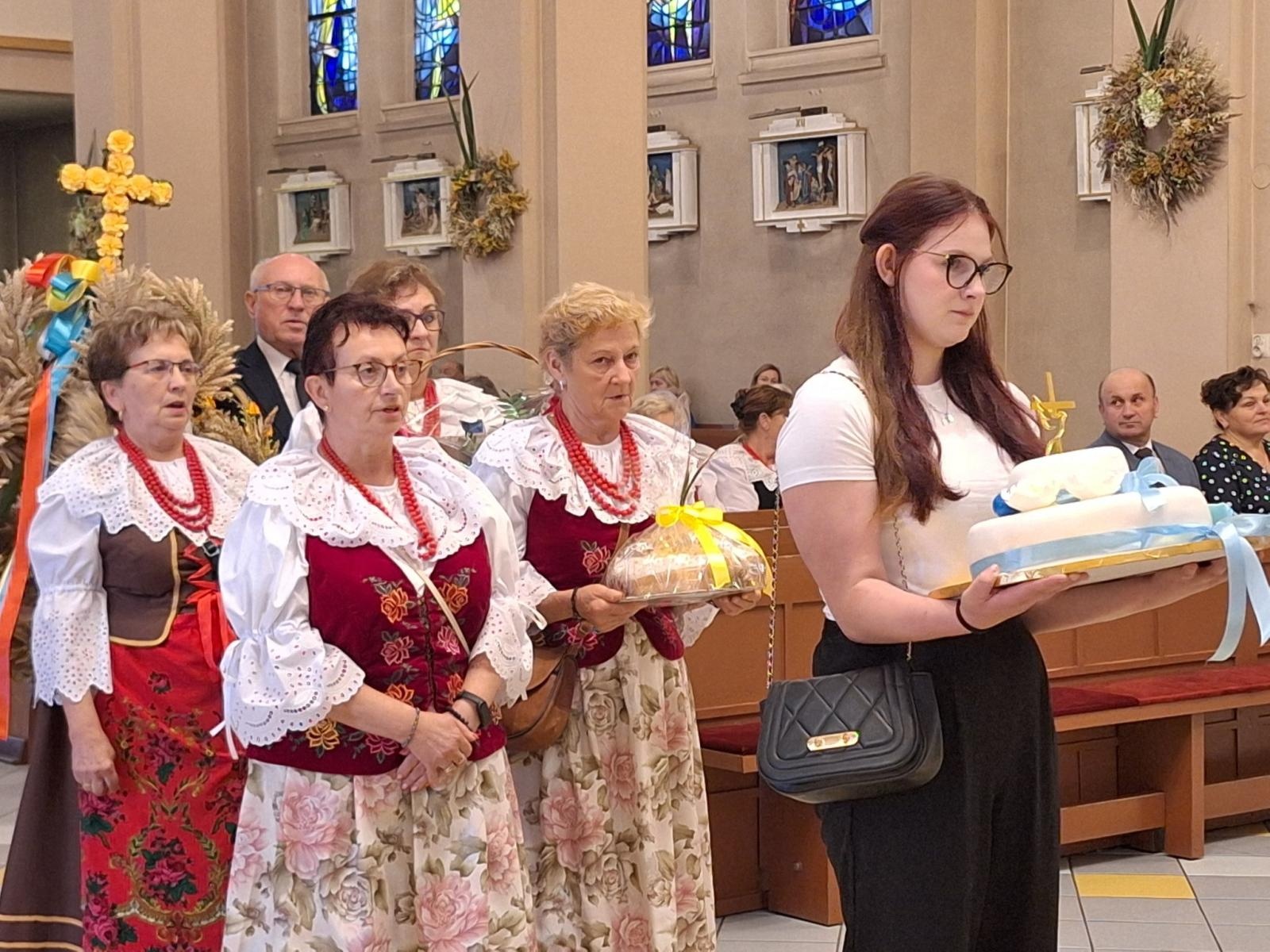 Zdjęcie w galerii na portalu naszwodzislaw.com: Boże z Twoich rąk żyjemy. Dożynki w Połomi [FOTO] wiadomości z regionu