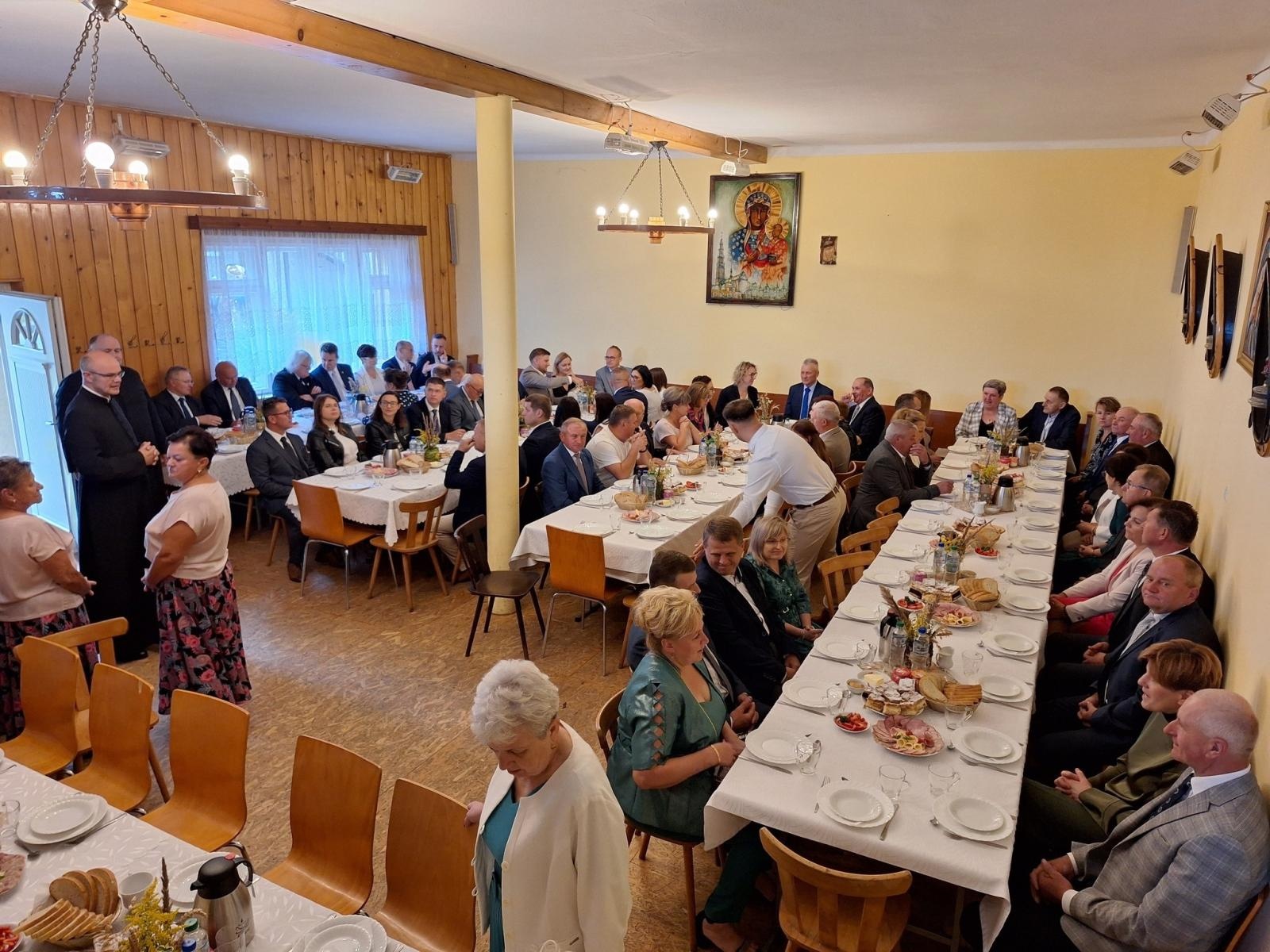 Zdjęcie w galerii na portalu naszwodzislaw.com: Boże z Twoich rąk żyjemy. Dożynki w Połomi [FOTO] wiadomości z regionu