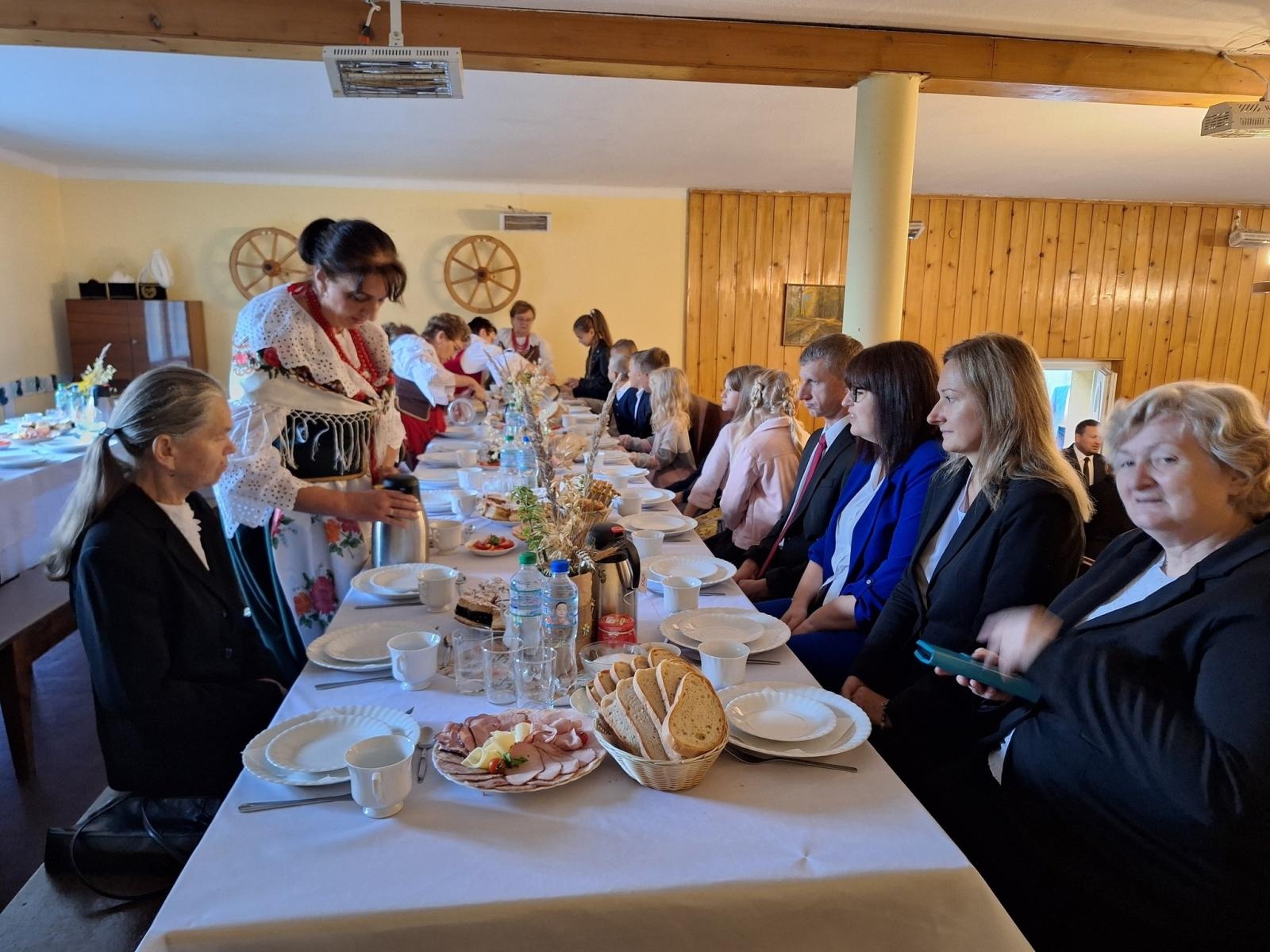 Zdjęcie w galerii na portalu naszwodzislaw.com: Boże z Twoich rąk żyjemy. Dożynki w Połomi [FOTO] wiadomości z regionu